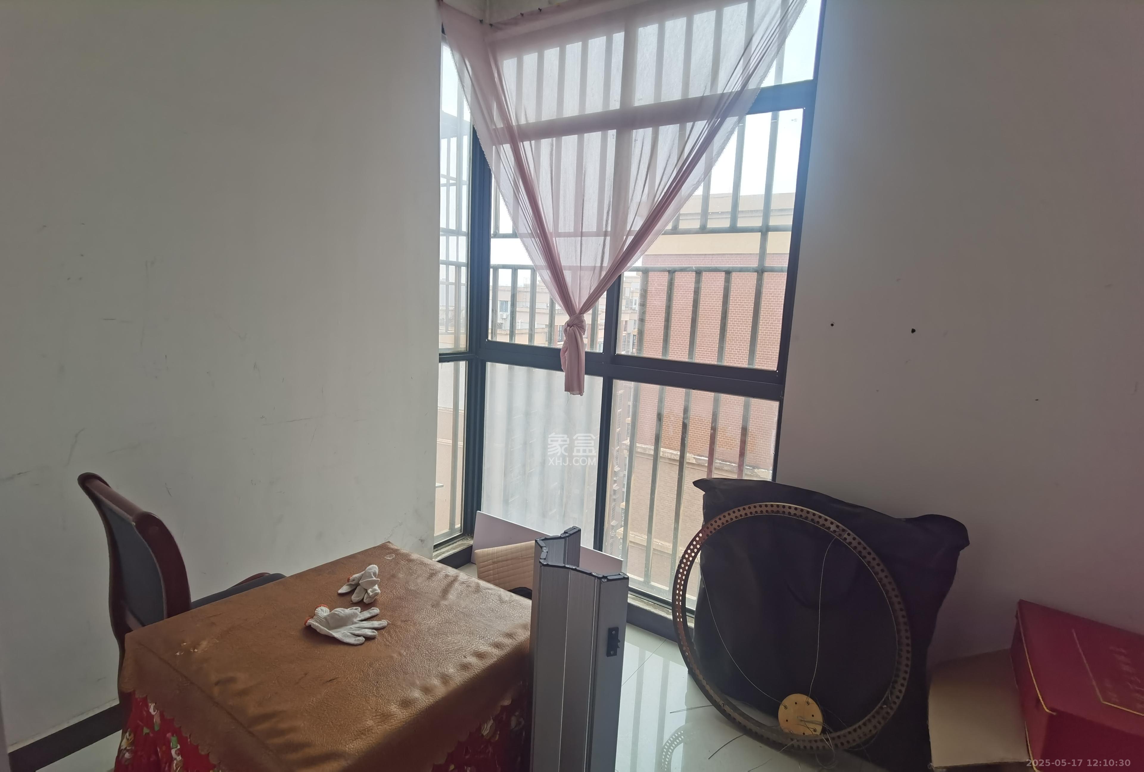 银盘鑫城 3室2厅1卫 1600.0元/月 银盘鑫城 3室2厅1卫 1600.0元/月室内图