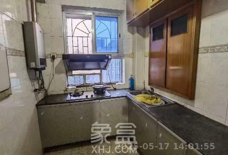 长沙市中心医院宿舍楼(雨花区)  3室2厅1卫    1600.0元/月 长沙市中心医院宿舍楼(雨花区)  3室2厅1卫    1600.0元/月室内图