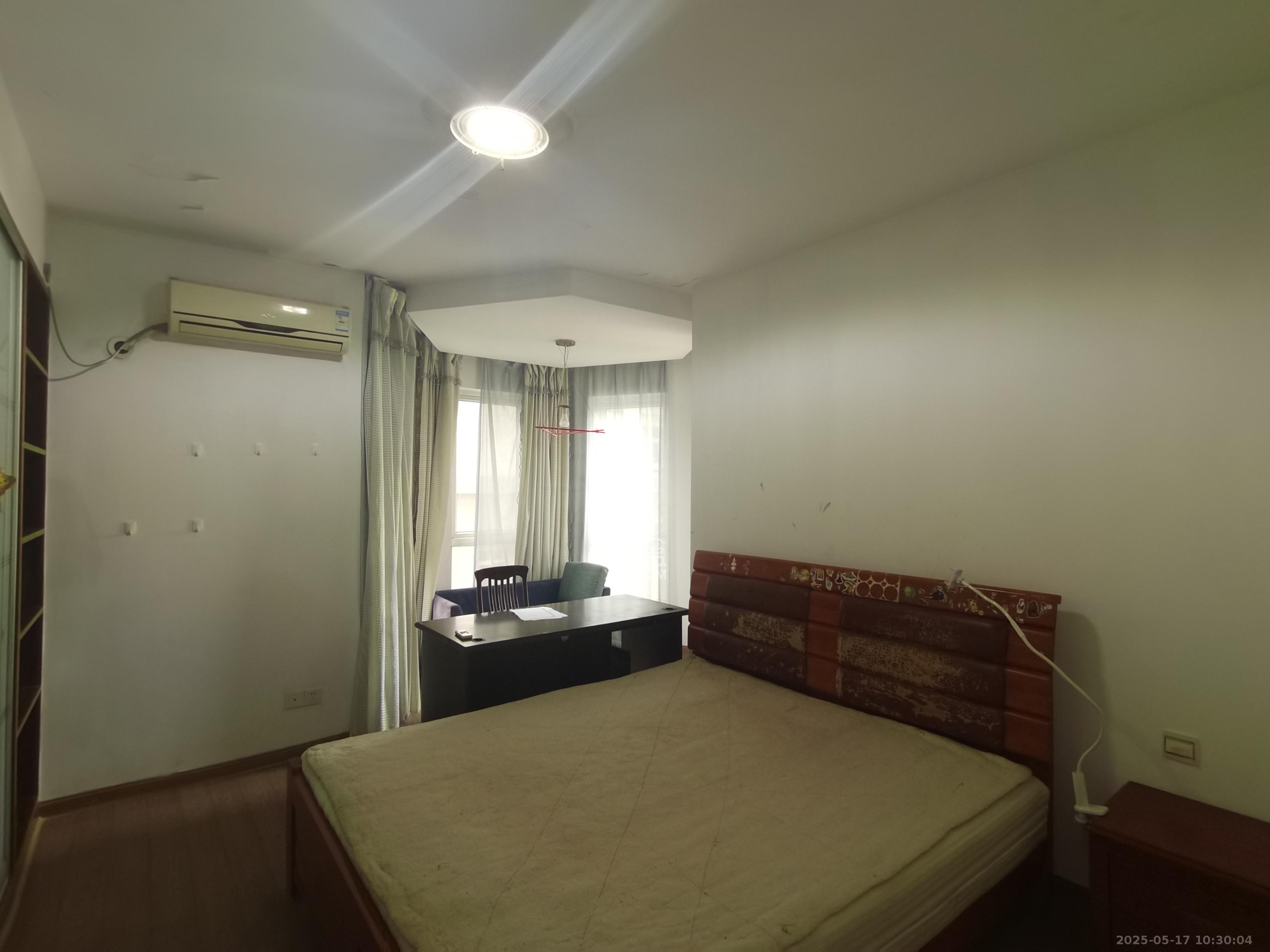 嘉盛华庭(一期、二期、三期) 3室1厅1卫 2380.0元/月 嘉盛华庭(一期、二期、三期) 3室1厅1卫 2380.0元/月室内图