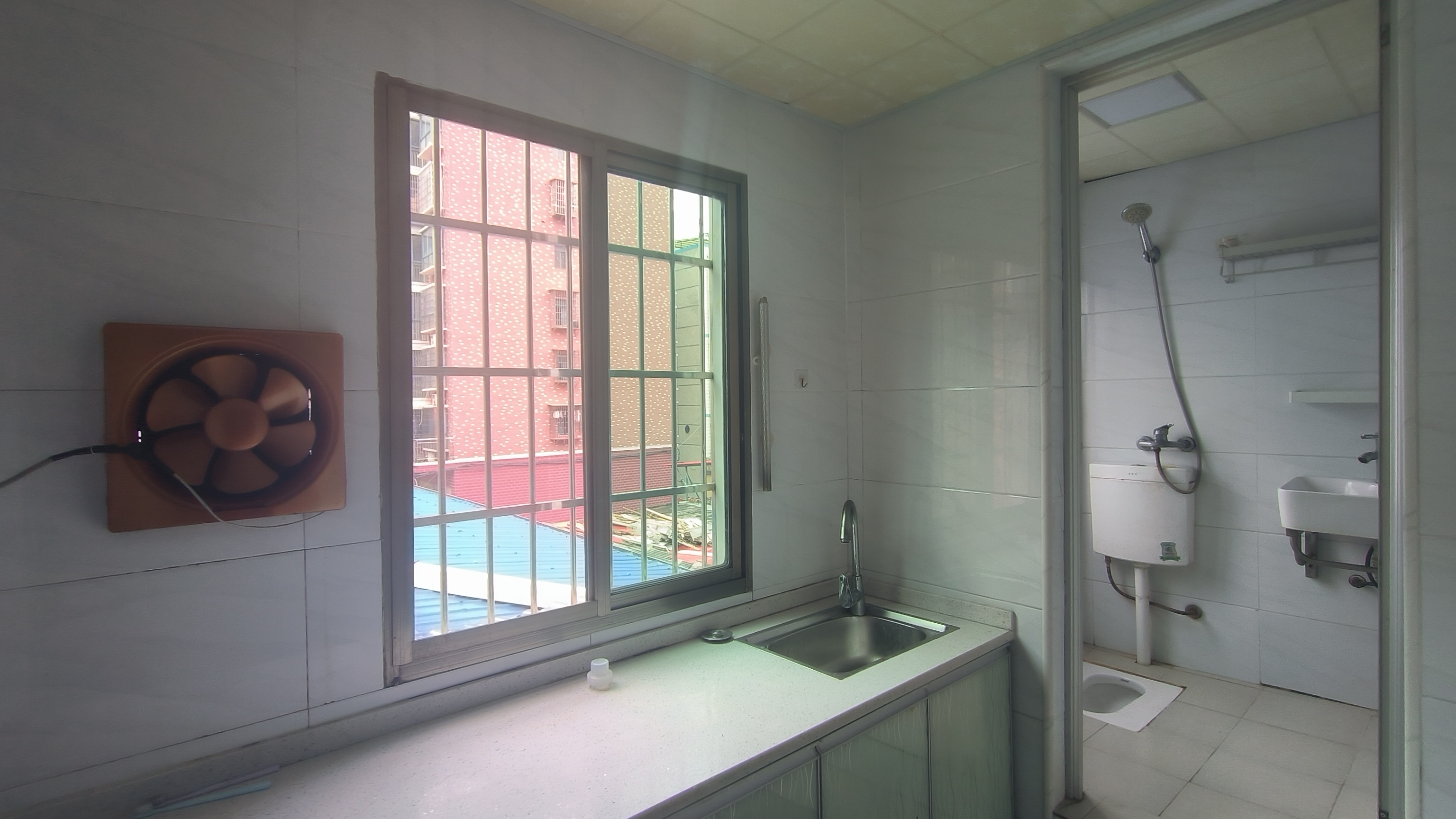 立新一小区 1室0厅0卫 800.0元/月 立新一小区 1室0厅0卫 800.0元/月室内图