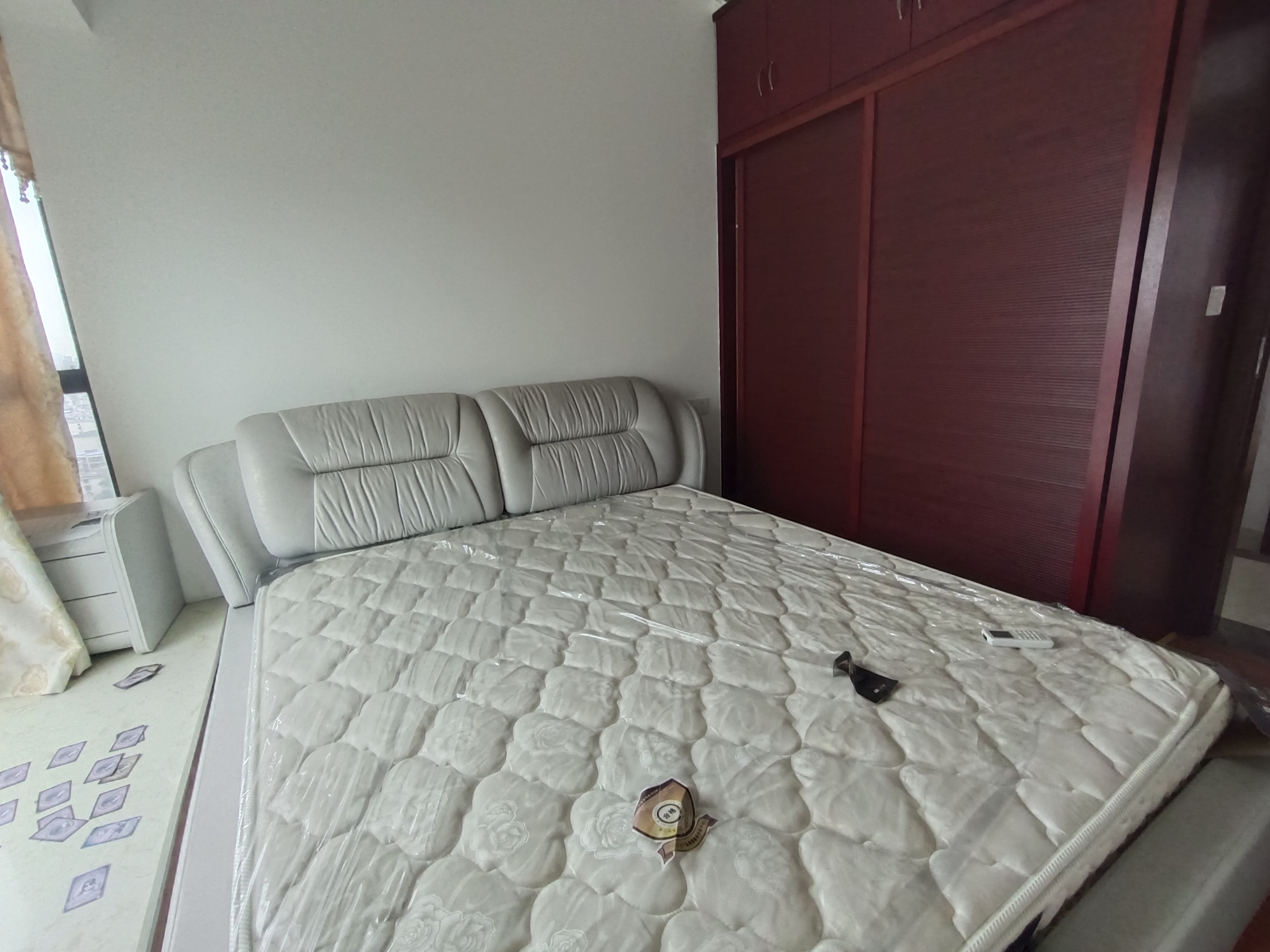 中泰峰境  3室2厅2卫   2300.00元/月室内图