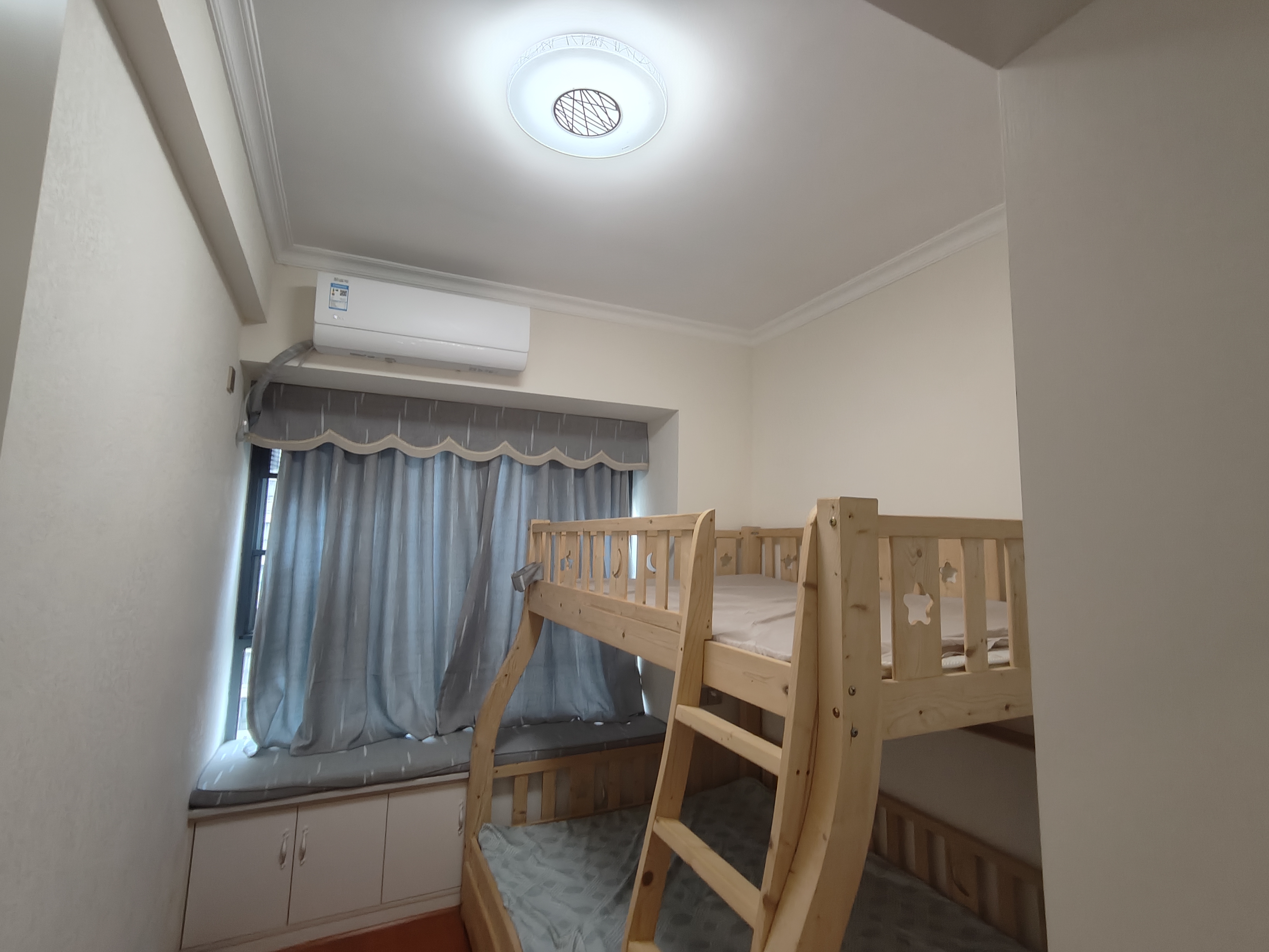 珠江愉景新城  2室1厅1卫   1600.00元/月室内图