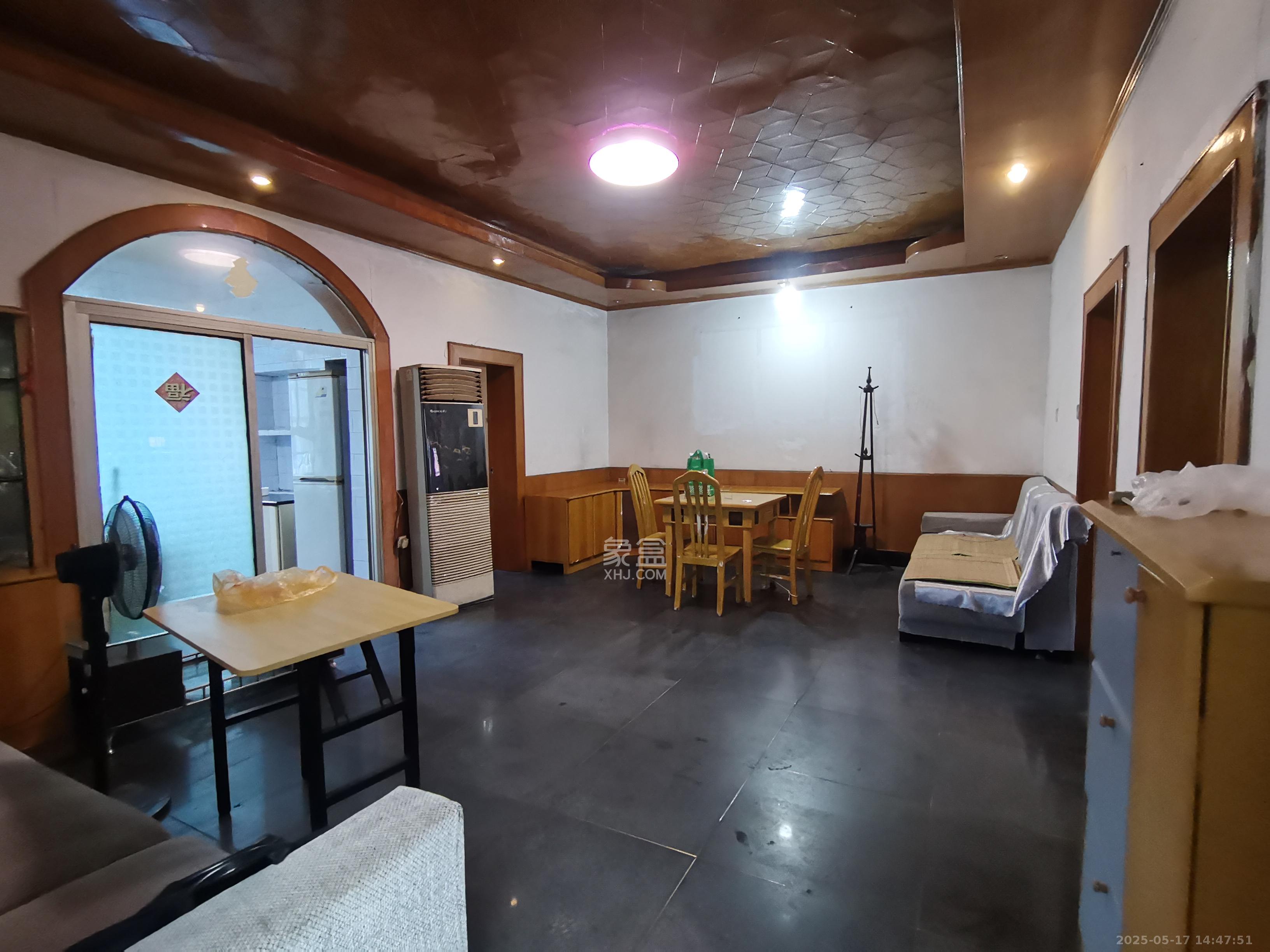 物贸小区  3室1厅1卫   2000.00元/月室内图