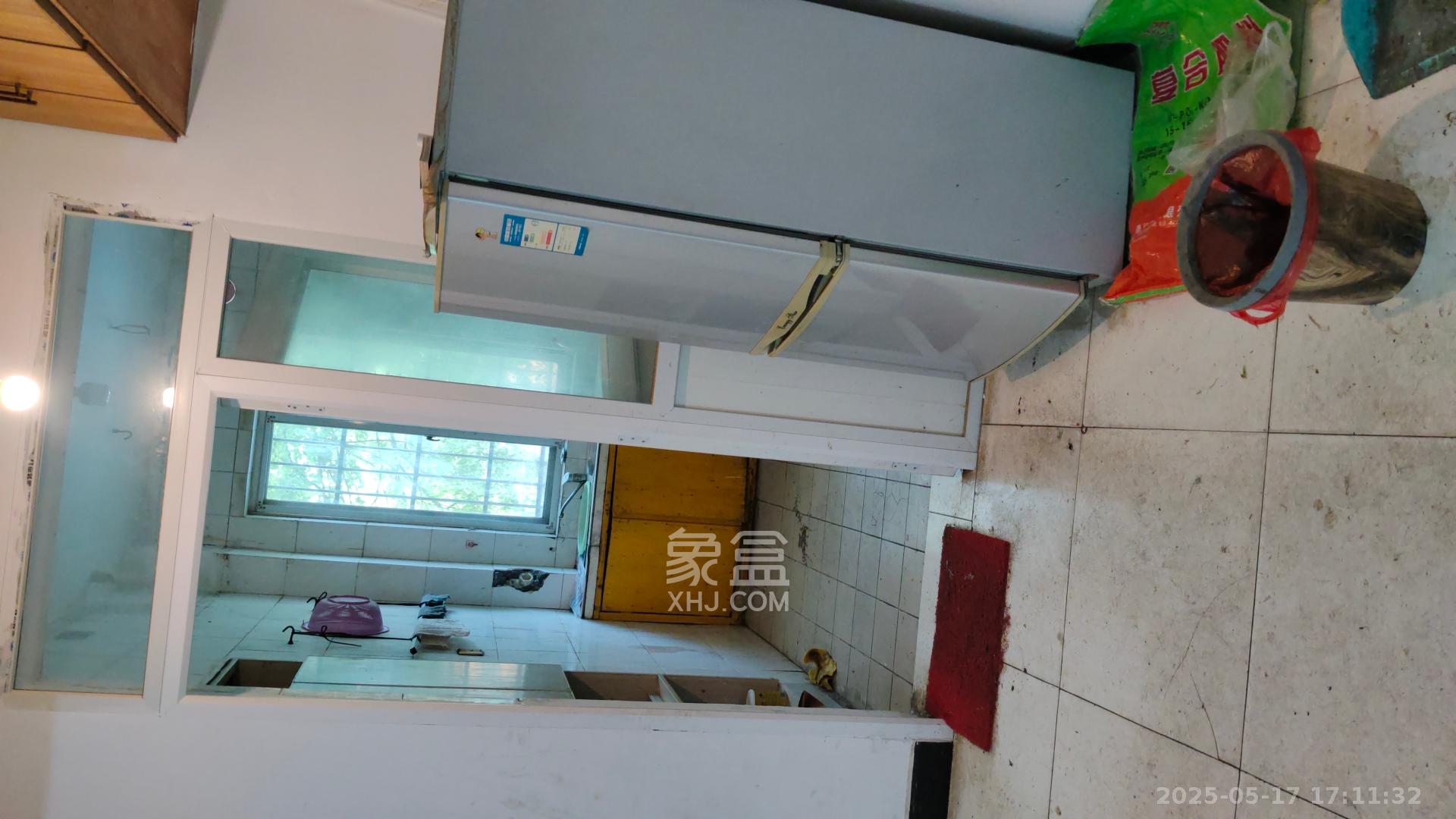 中南汽车世界 3室2厅2卫 888.0元/月 中南汽车世界 3室2厅2卫 888.0元/月室内图