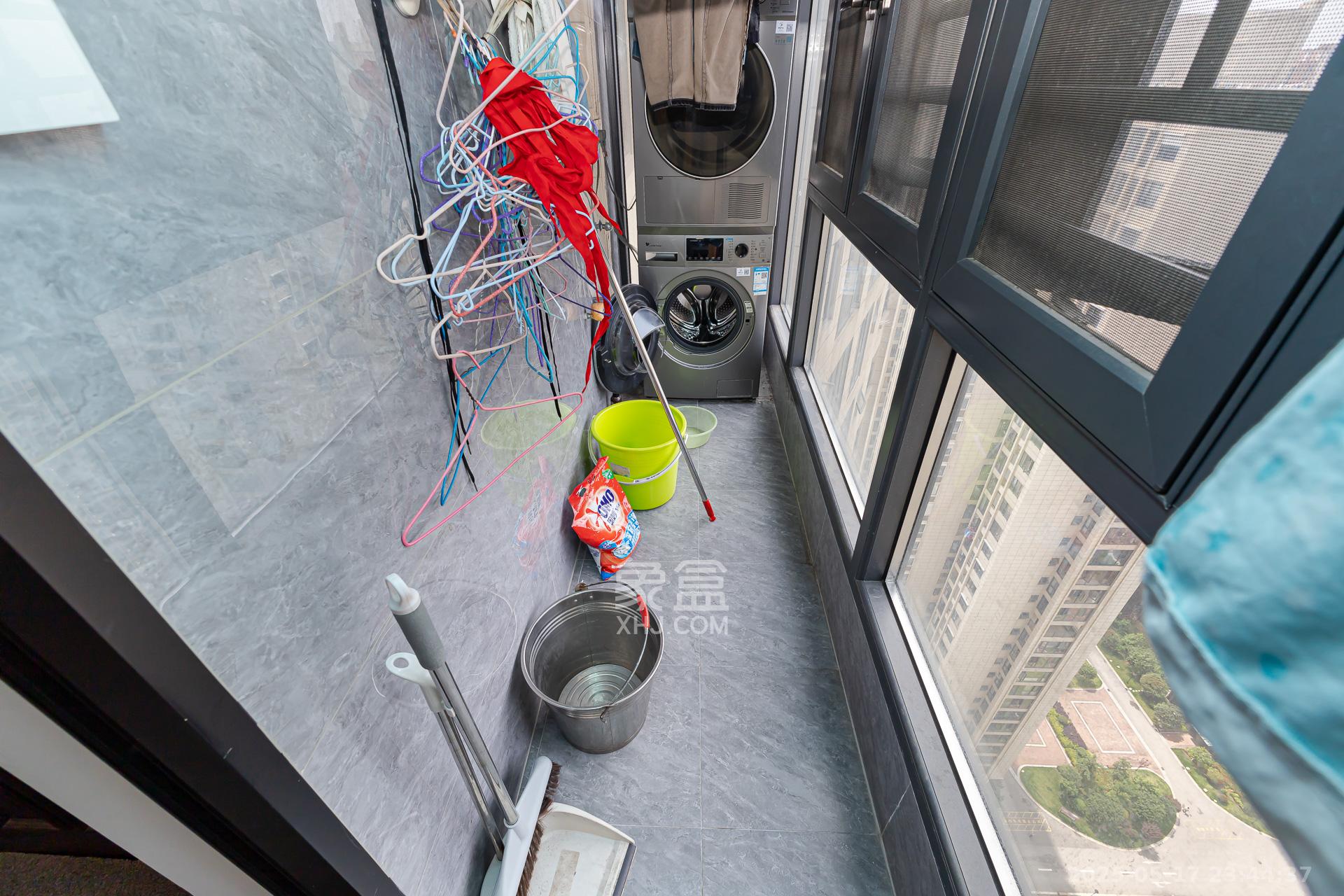 明发阅江悦府 3室2厅2卫 112.0万 明发阅江悦府 3室2厅2卫 112.0万阳台