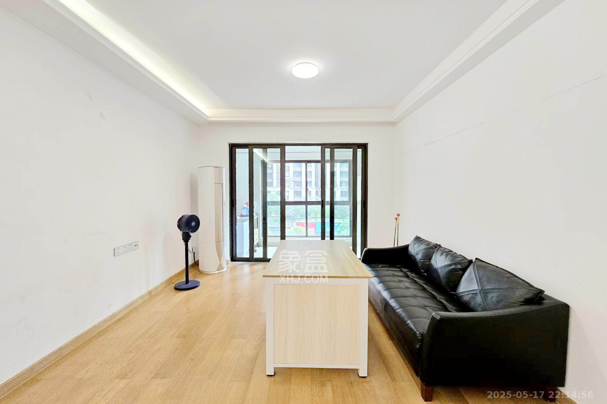 阳光城尚东湾青柠园 3室2厅1卫 76.0万 阳光城尚东湾青柠园 3室2厅1卫 76.0万客厅