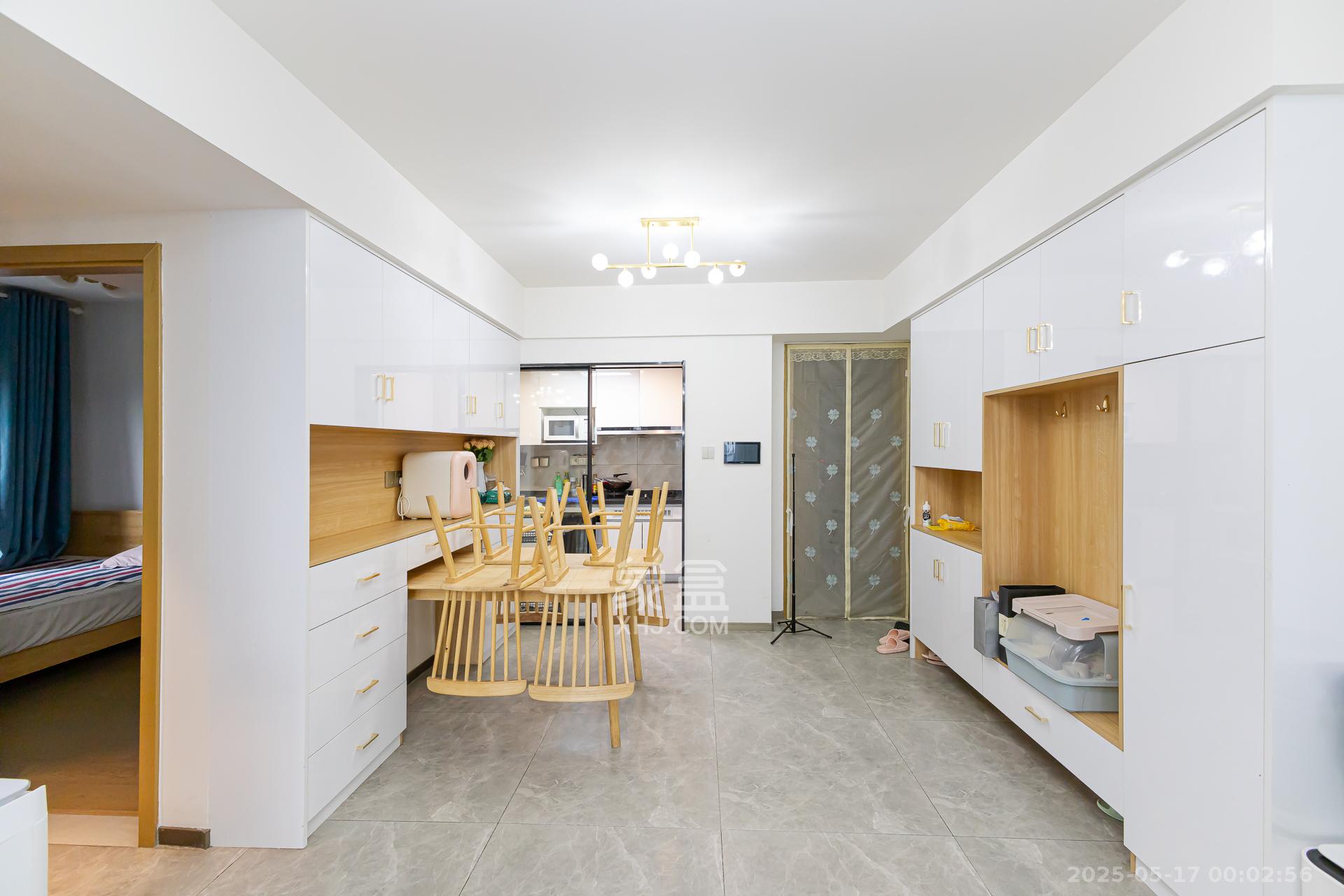 时代倾城四期 3室2厅1卫 78.8万 时代倾城四期 3室2厅1卫 78.8万客厅