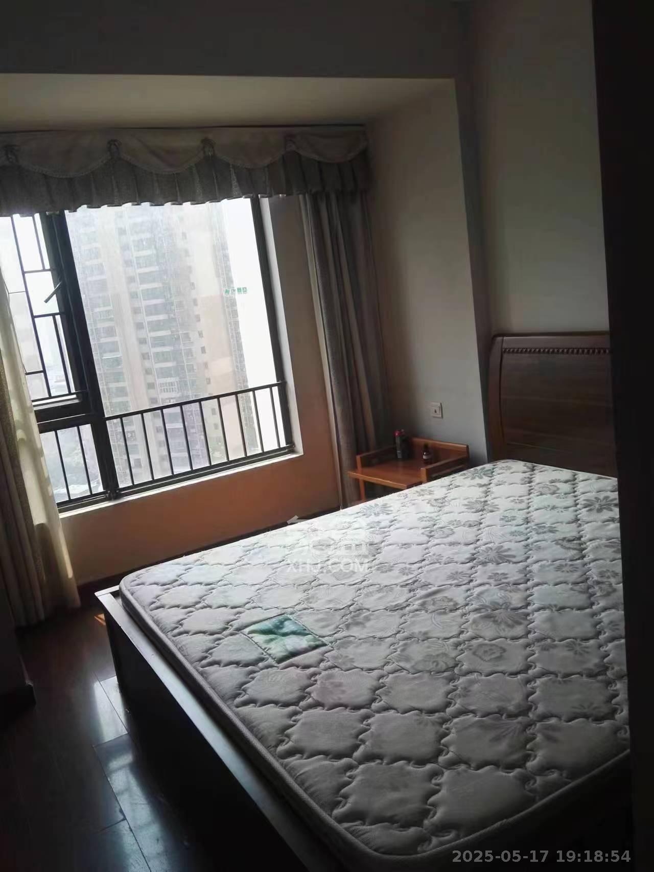 万科城市花园  2室1厅1卫   1900.00元/月室内图