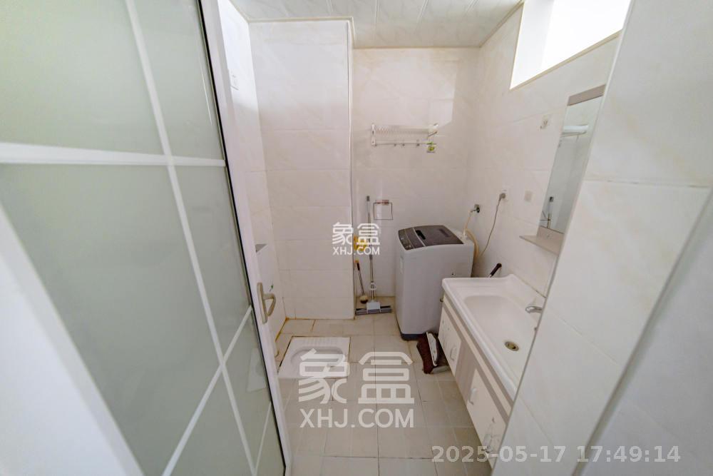 中南壹号院  1室1厅1卫    1600.0元/月室内图