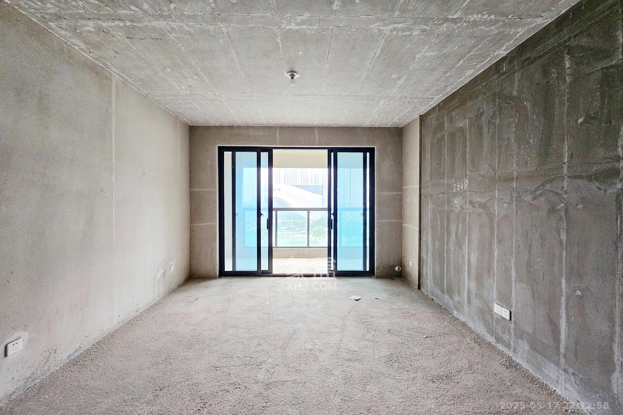 长房东旭国际 3室1厅1卫 125.0万 长房东旭国际 3室1厅1卫 125.0万客厅