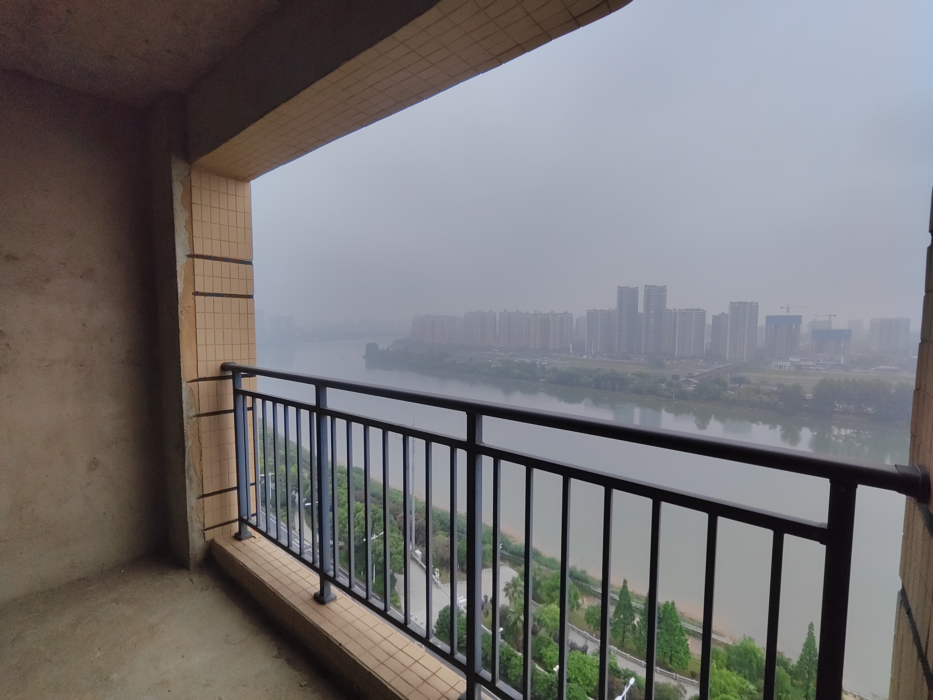 御江帝景  4室2厅2卫   92.80万客厅