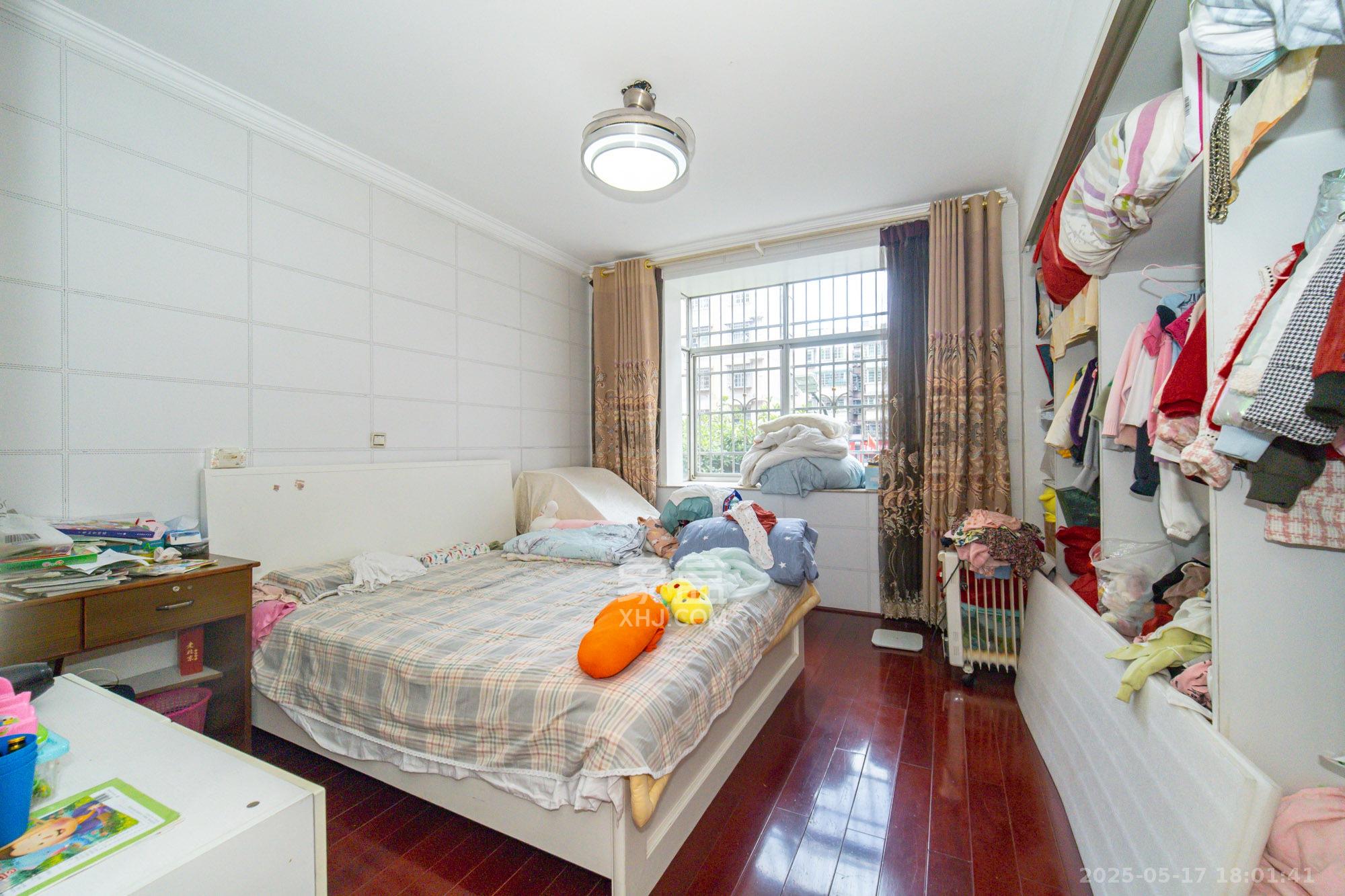 星沙六区  1室0厅0卫    89.8万 星沙六区  1室0厅0卫    89.8万卧室