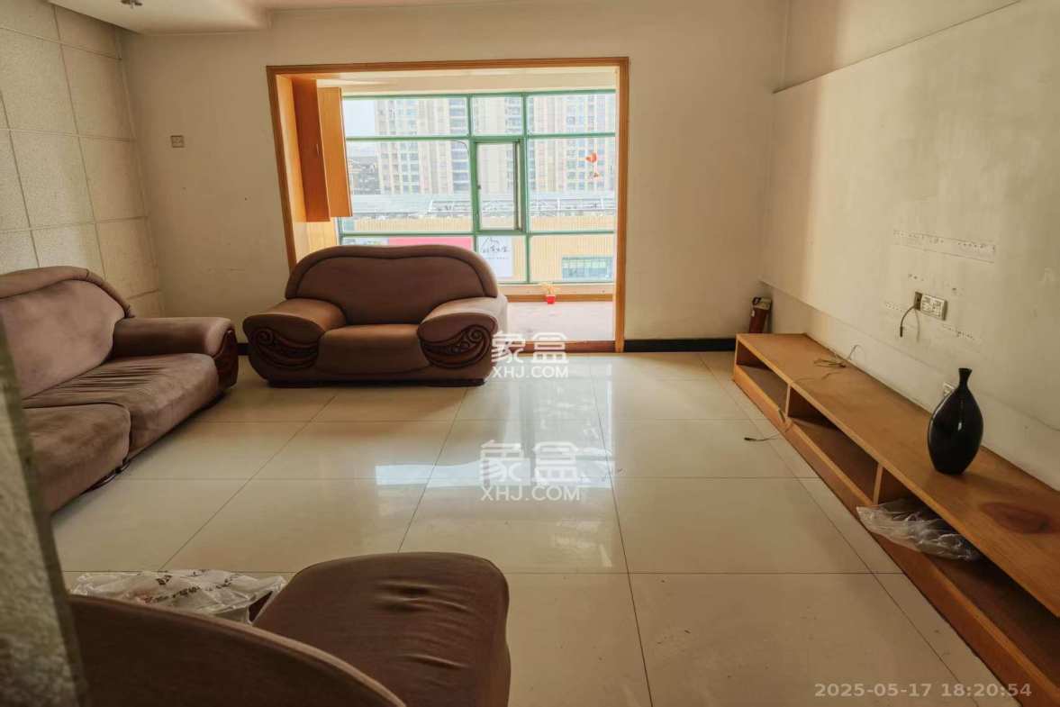 美林景园 4室2厅2卫 2400.0元/月 美林景园 4室2厅2卫 2400.0元/月室内图