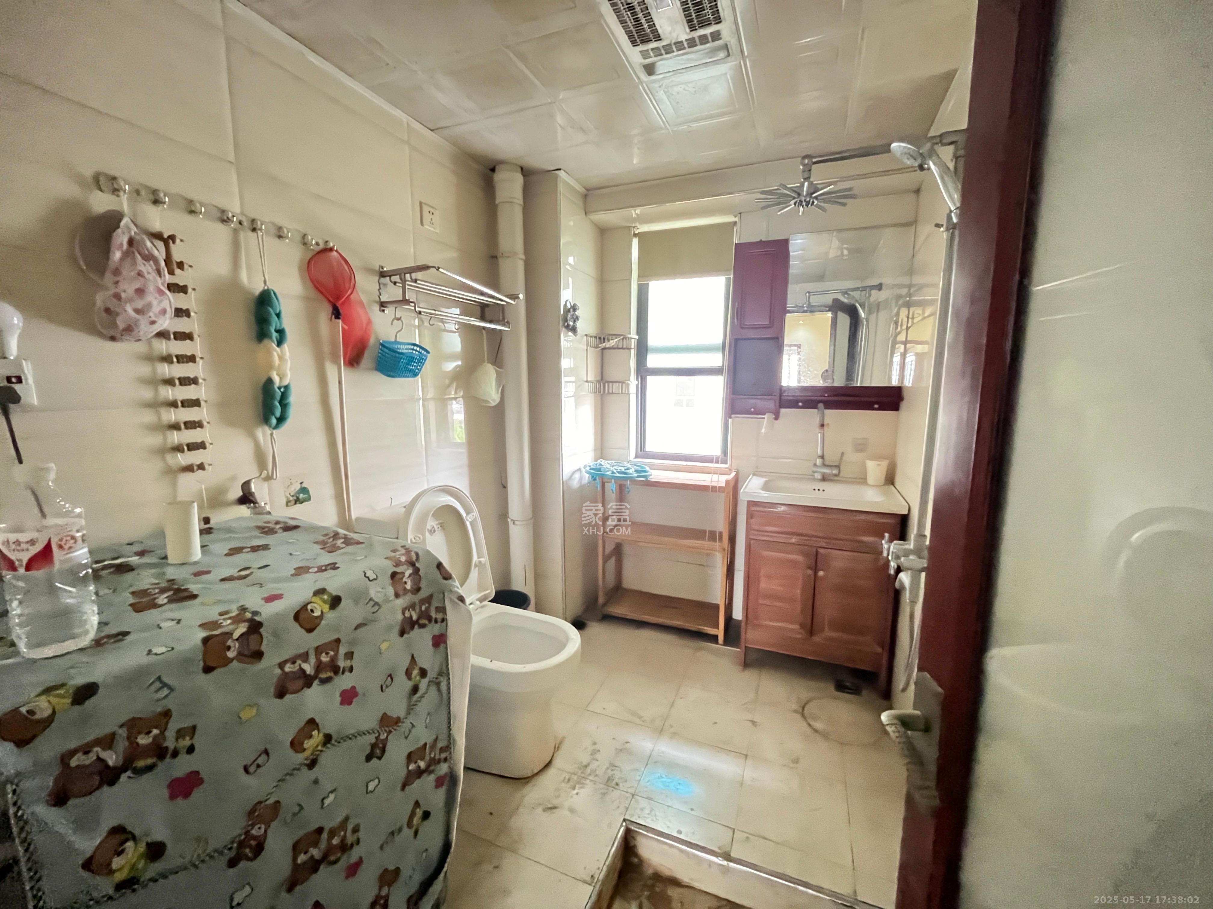 阳光100二期 3室2厅1卫 2480.0元/月 阳光100二期 3室2厅1卫 2480.0元/月室内图