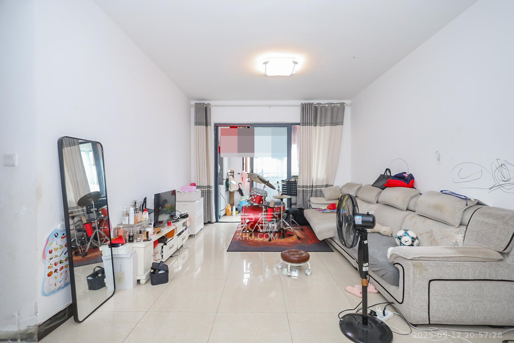 蓝光雍锦阁 3室2厅2卫 105.0万 蓝光雍锦阁 3室2厅2卫 105.0万客厅