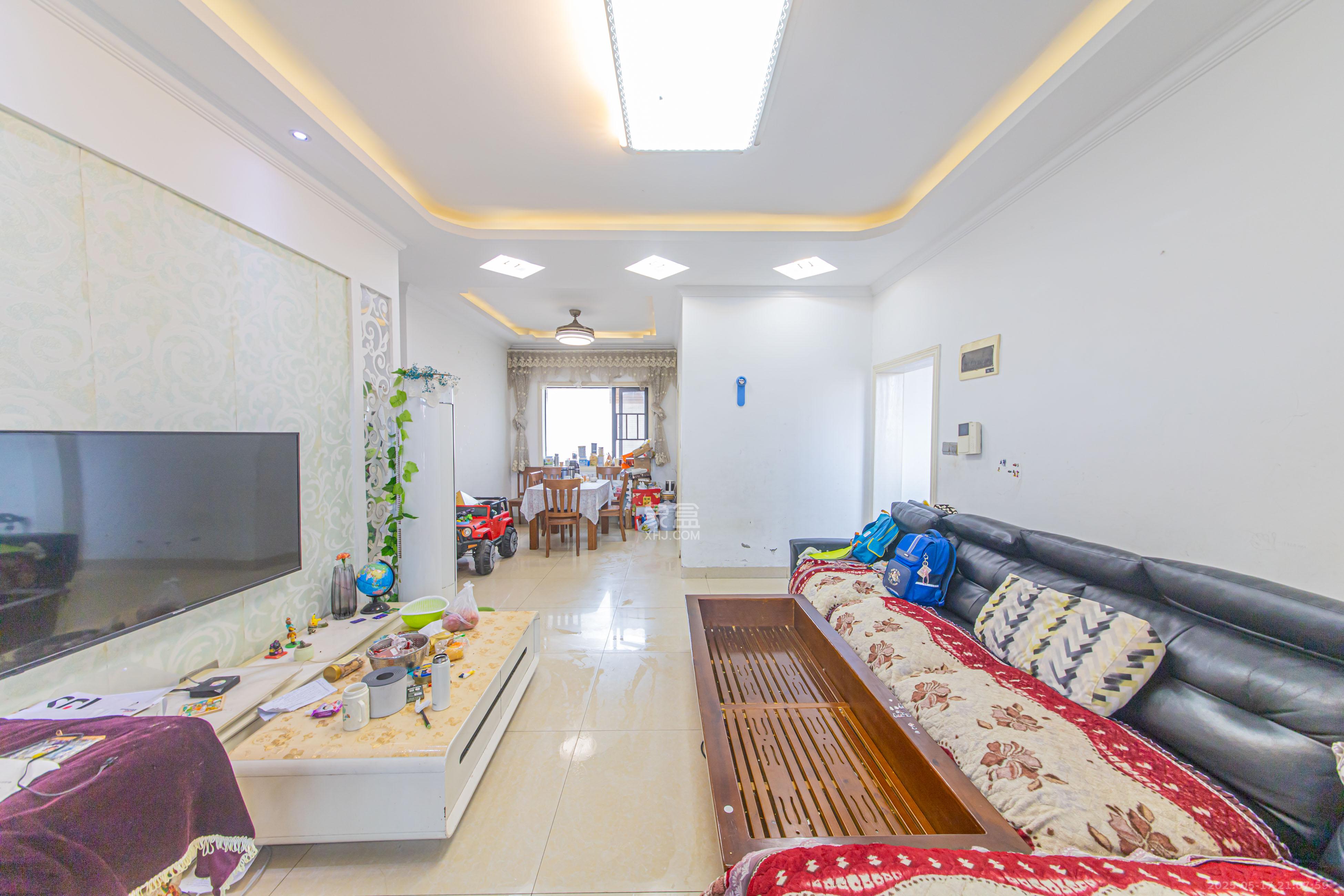 中建芙蓉嘉苑 3室2厅2卫 100.0万 中建芙蓉嘉苑 3室2厅2卫 100.0万客厅