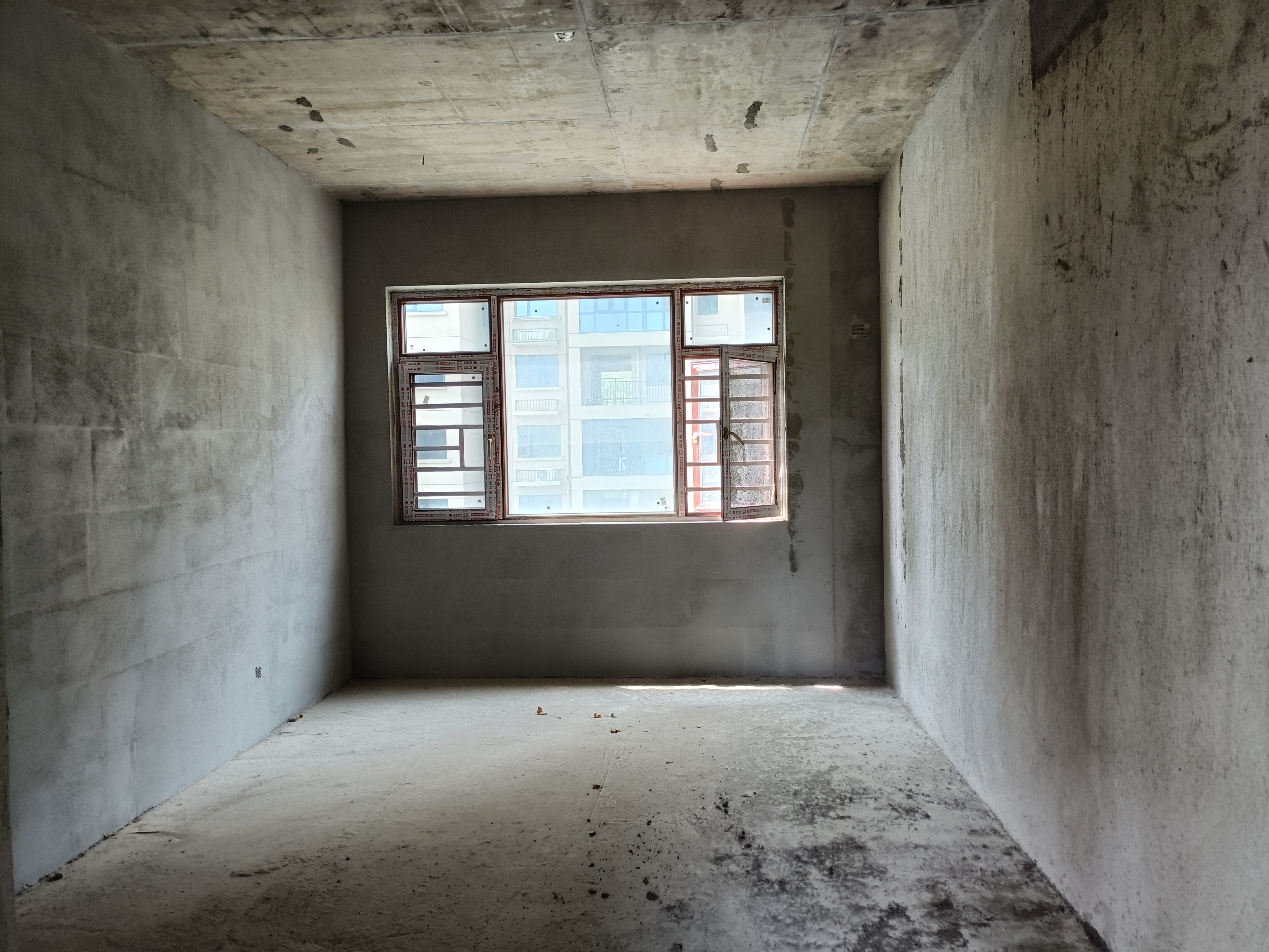 云泰天麓 5室2厅3卫 80.0万 云泰天麓 5室2厅3卫 80.0万客厅