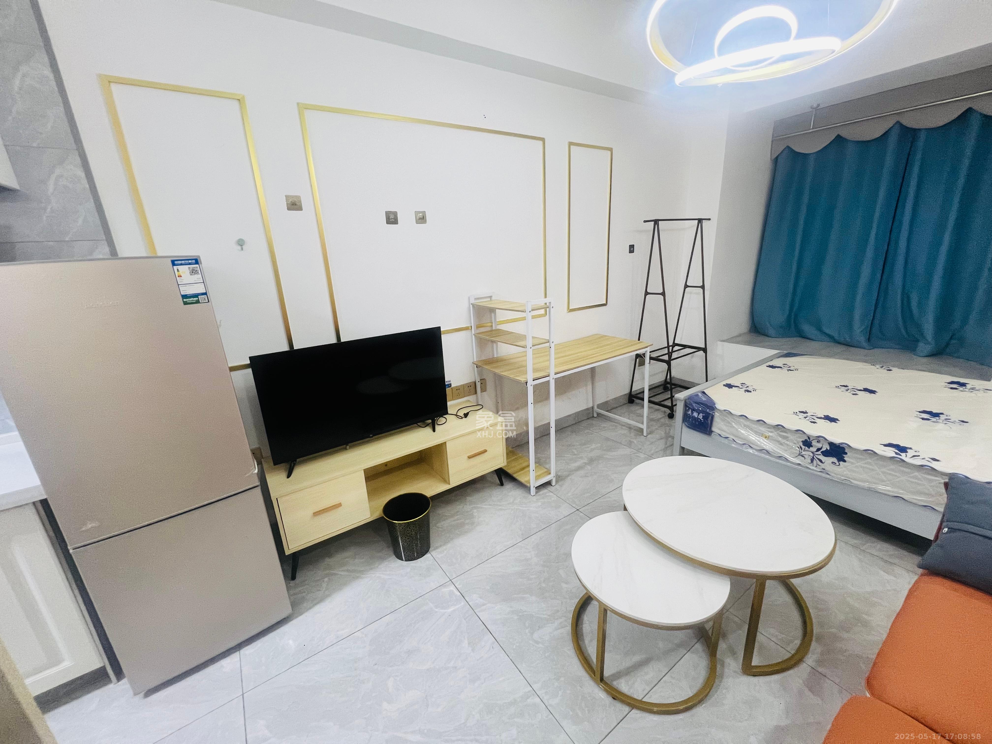 保利麓谷林语I区  1室0厅1卫    1400.0元/月室内图