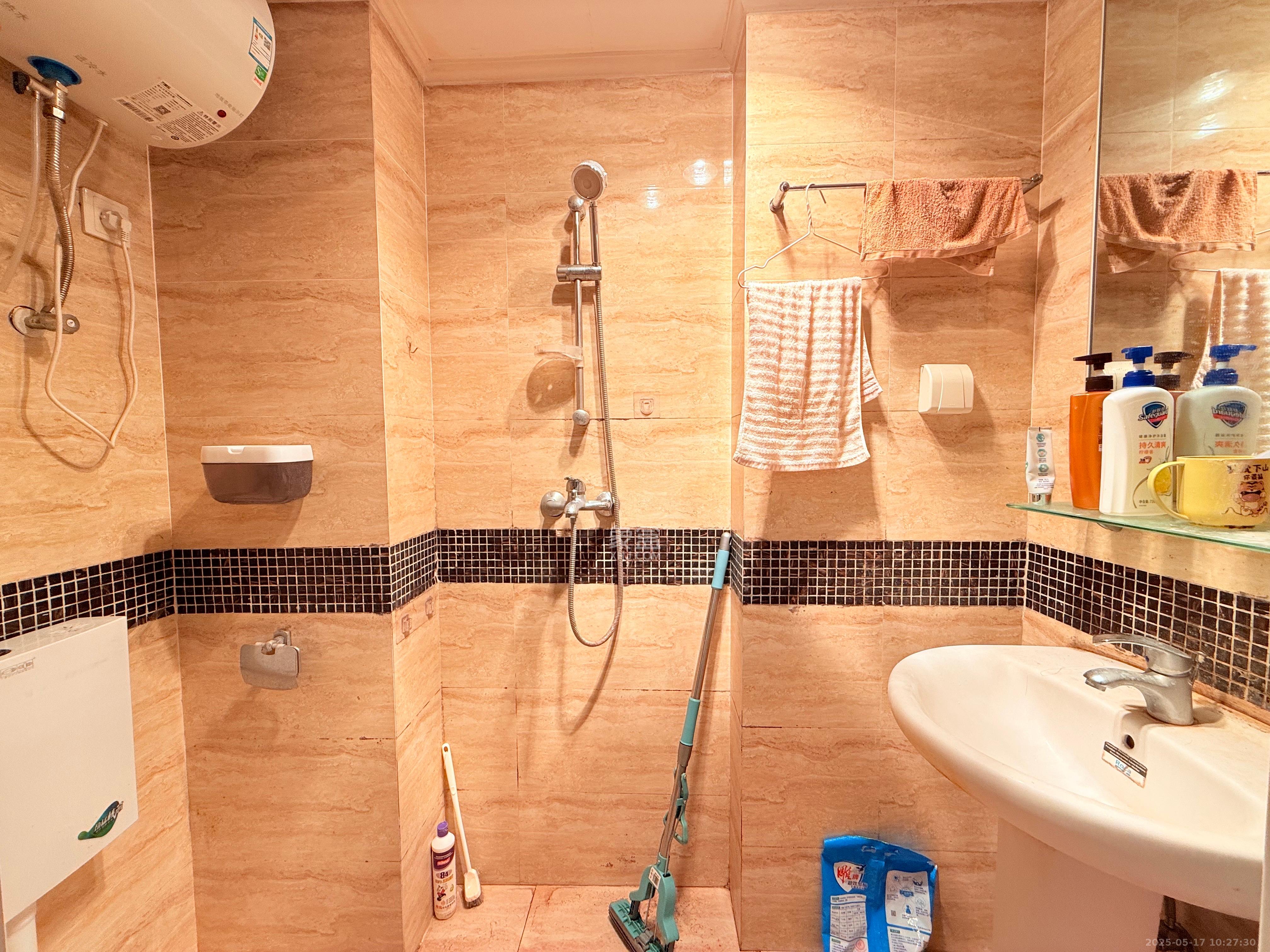 万科金域华府一期 1室1厅1卫 1200.0元/月 万科金域华府一期 1室1厅1卫 1200.0元/月室内图