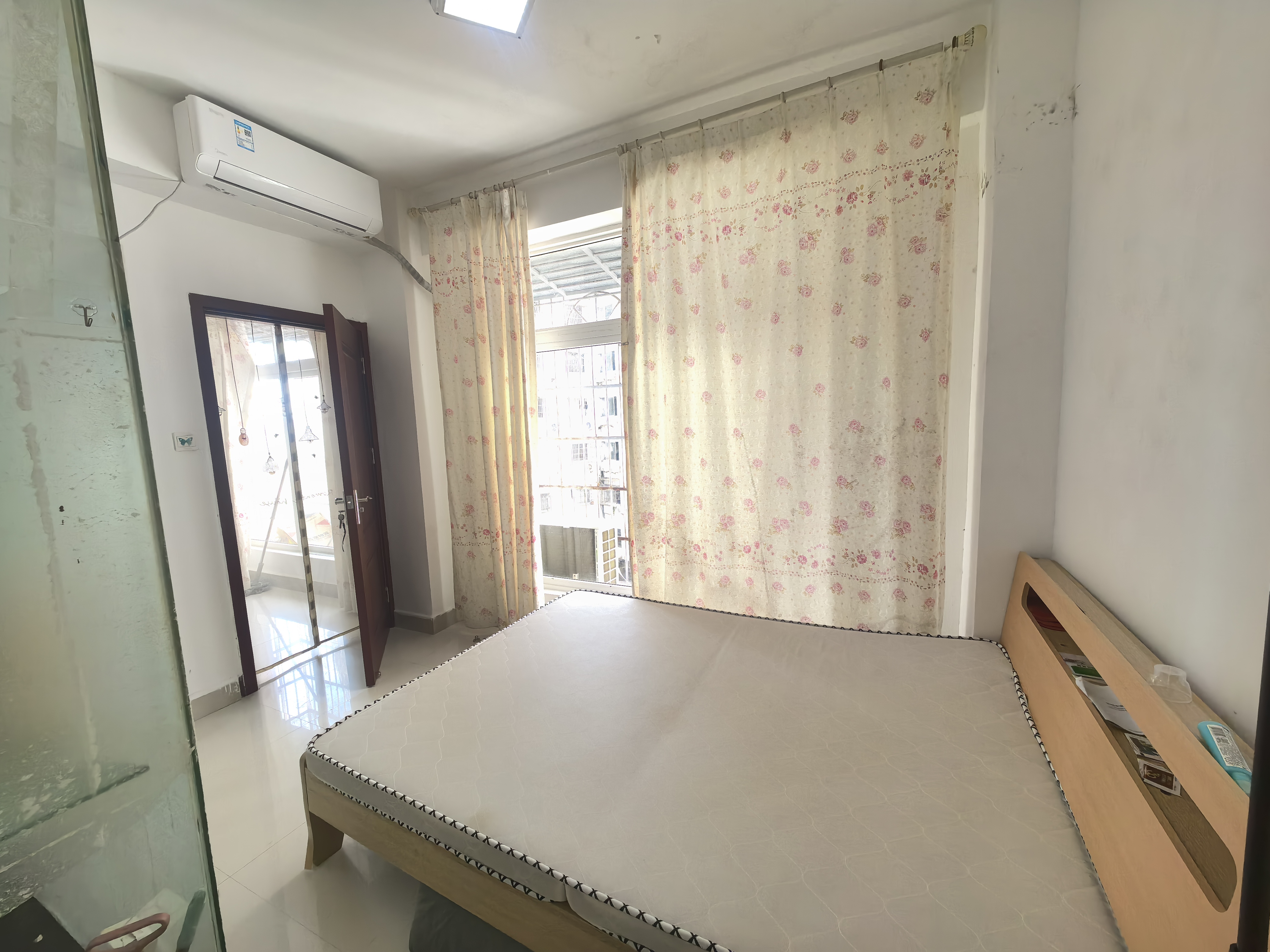 海富大厦  1室1厅1卫    1200.0元/月 海富大厦  1室1厅1卫    1200.0元/月室内图