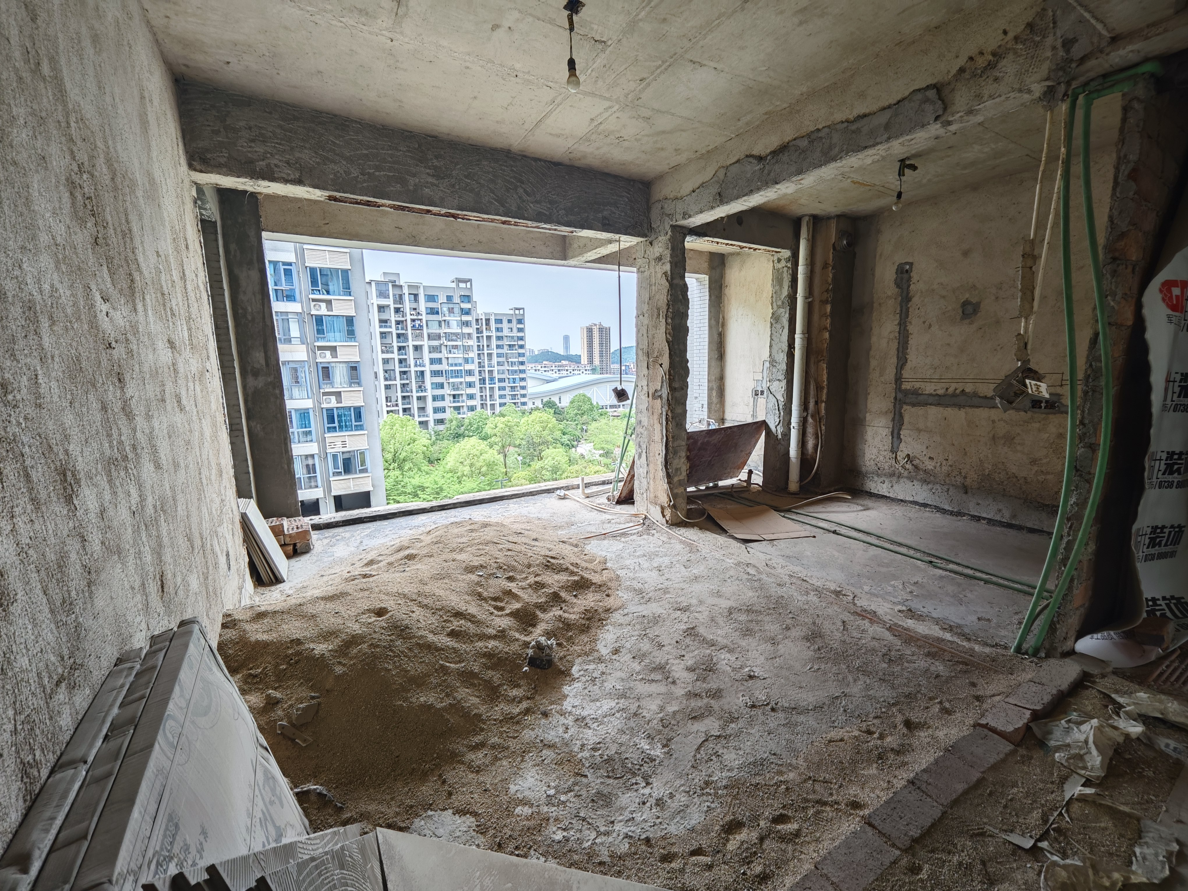 新烟草局单位房(城南) 5室2厅2卫 112.0万 新烟草局单位房(城南) 5室2厅2卫 112.0万其他