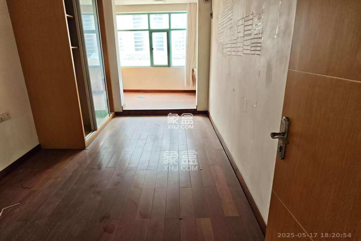 美林景园 4室2厅2卫 2400.0元/月 美林景园 4室2厅2卫 2400.0元/月室内图