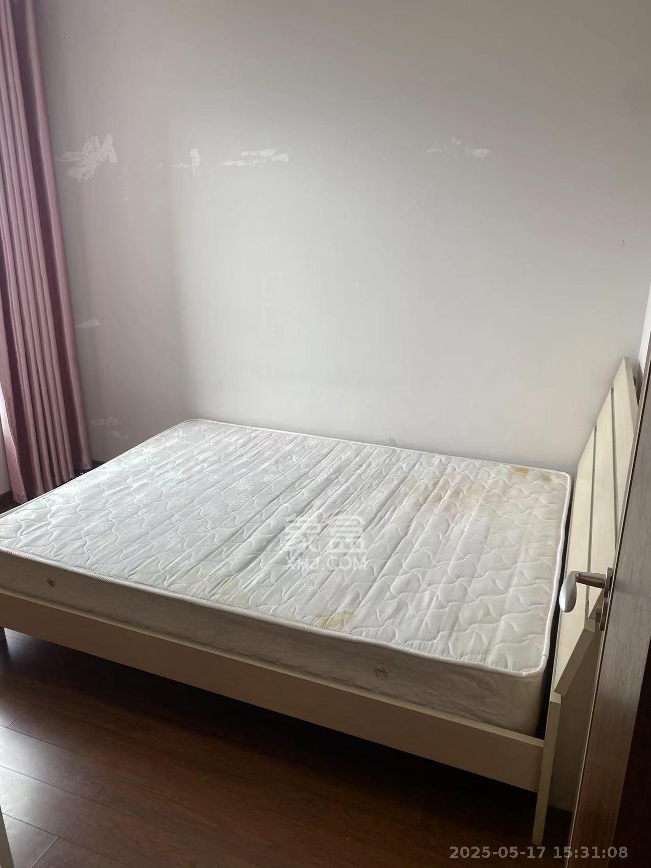 万科金域华府三四期  3室2厅1卫   2600.00元/月