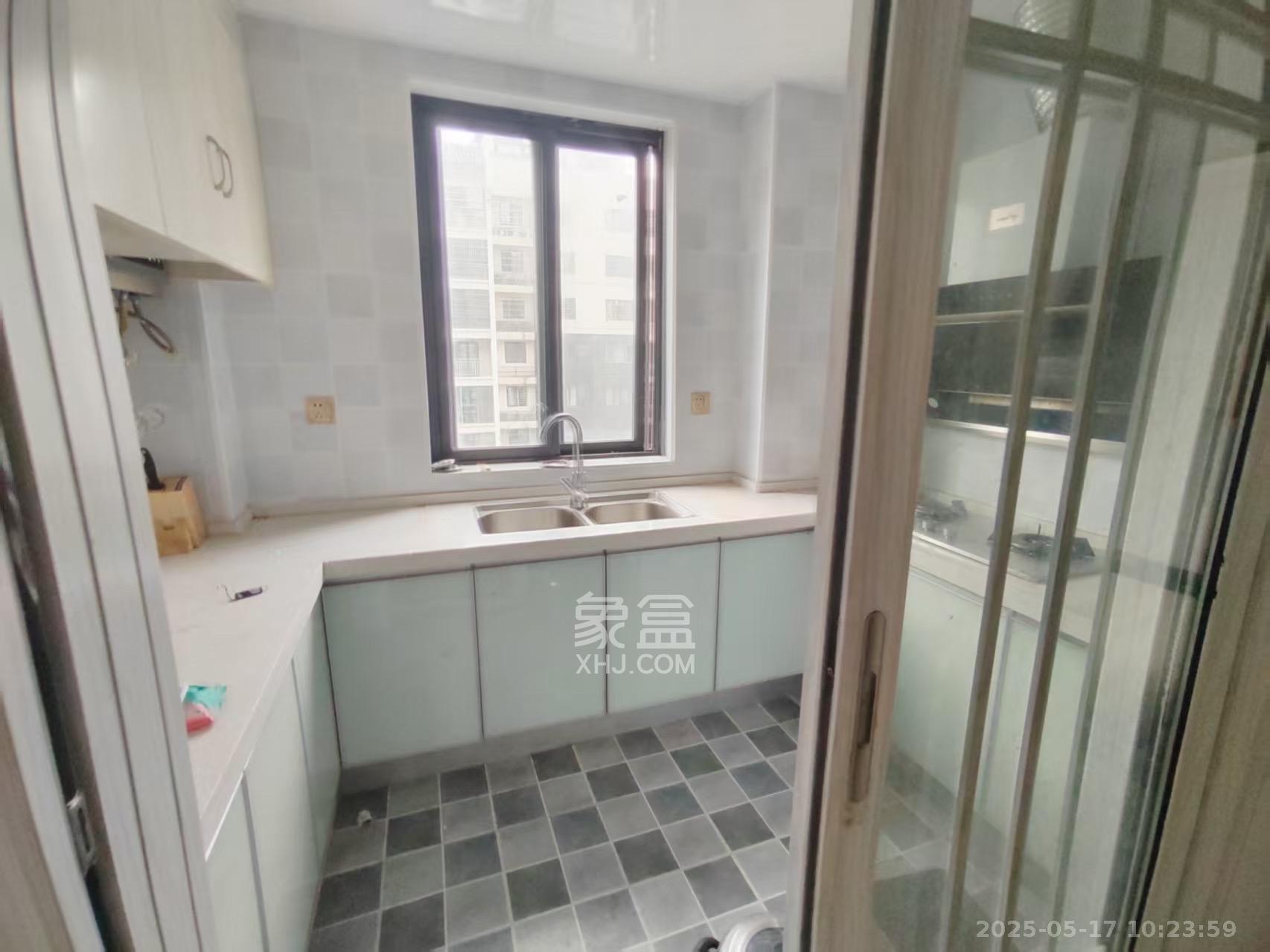 嘉宇盛世华章 3室2厅2卫 2600.0元/月 嘉宇盛世华章 3室2厅2卫 2600.0元/月室内图