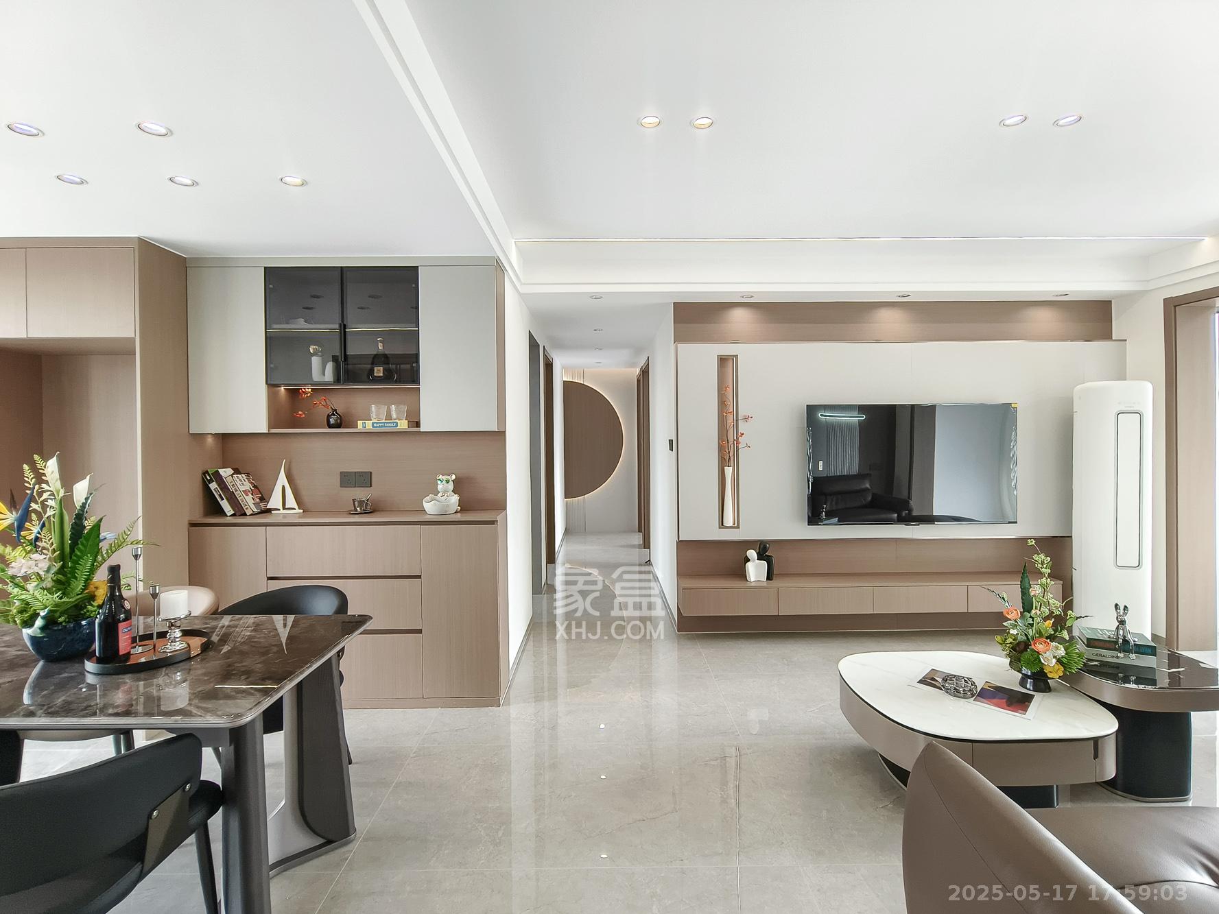 保利香槟国际 4室2厅2卫 99.8万 保利香槟国际 4室2厅2卫 99.8万客厅