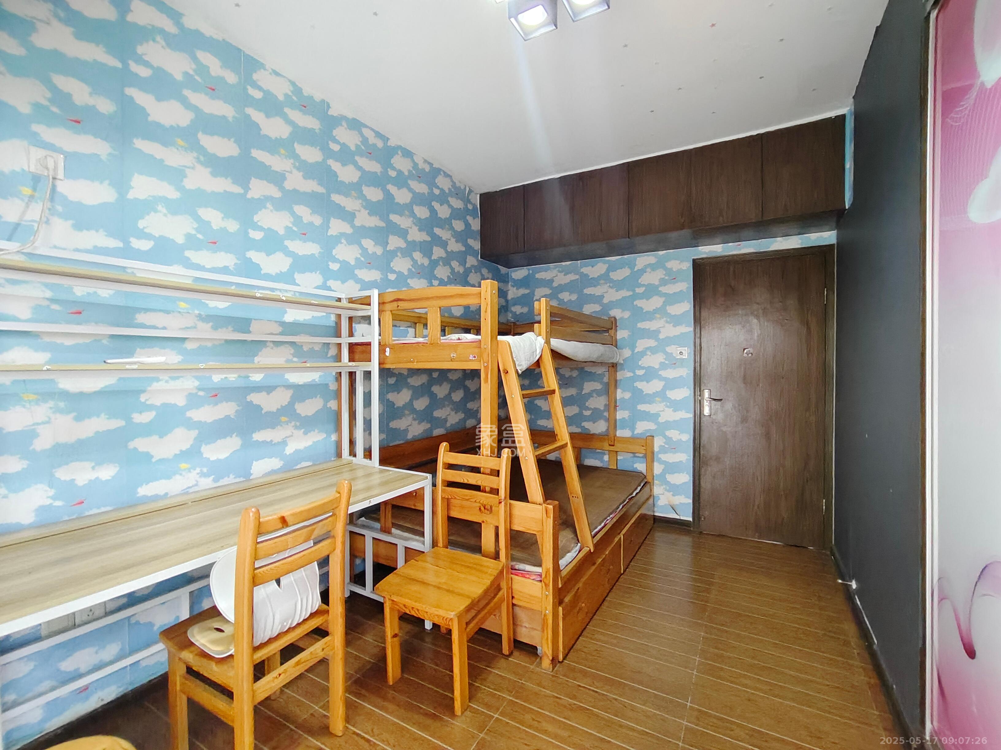 银力家园  2室2厅1卫   2300.00元/月室内图