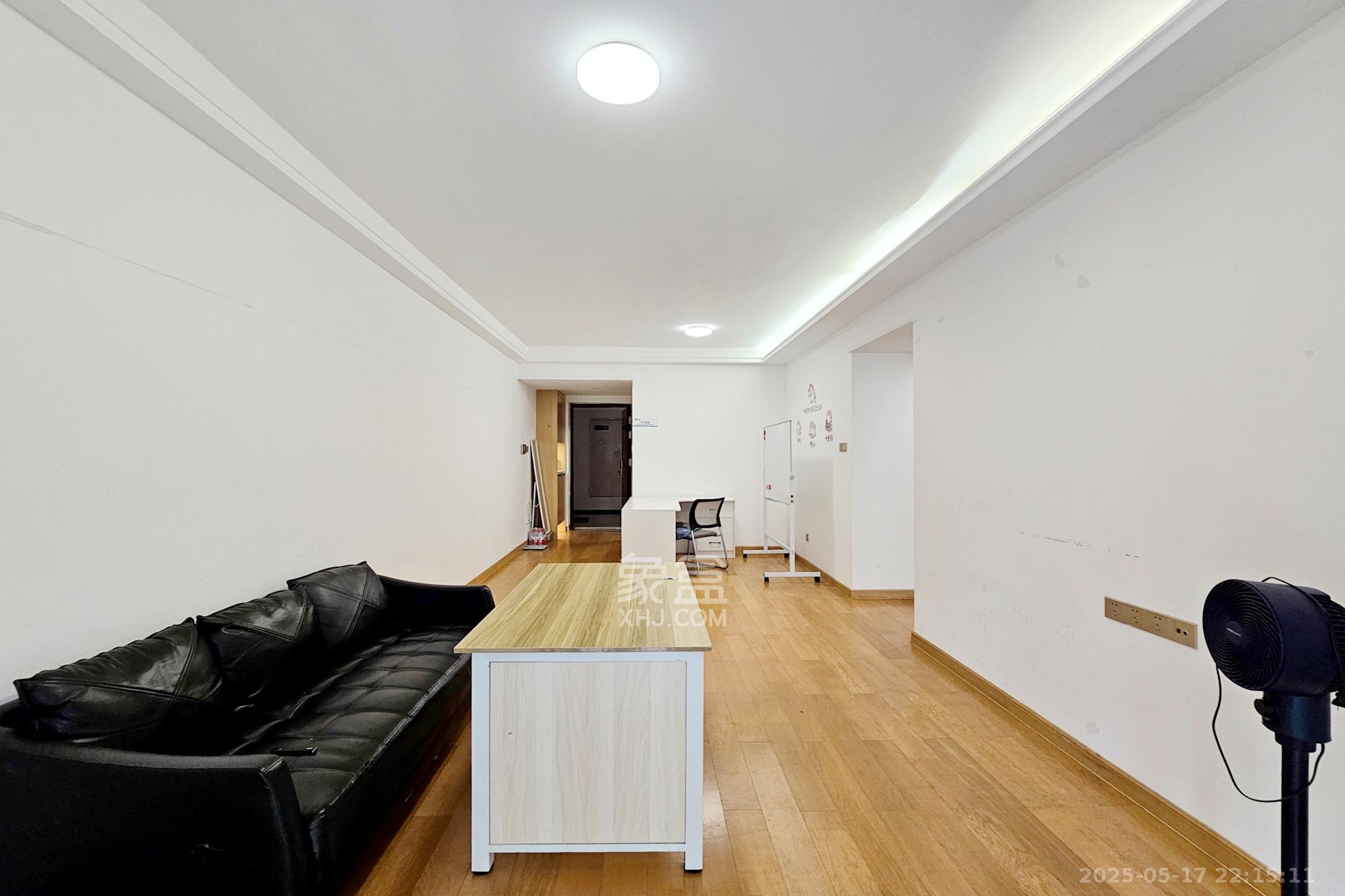 阳光城尚东湾青柠园 3室2厅1卫 76.0万 阳光城尚东湾青柠园 3室2厅1卫 76.0万客厅