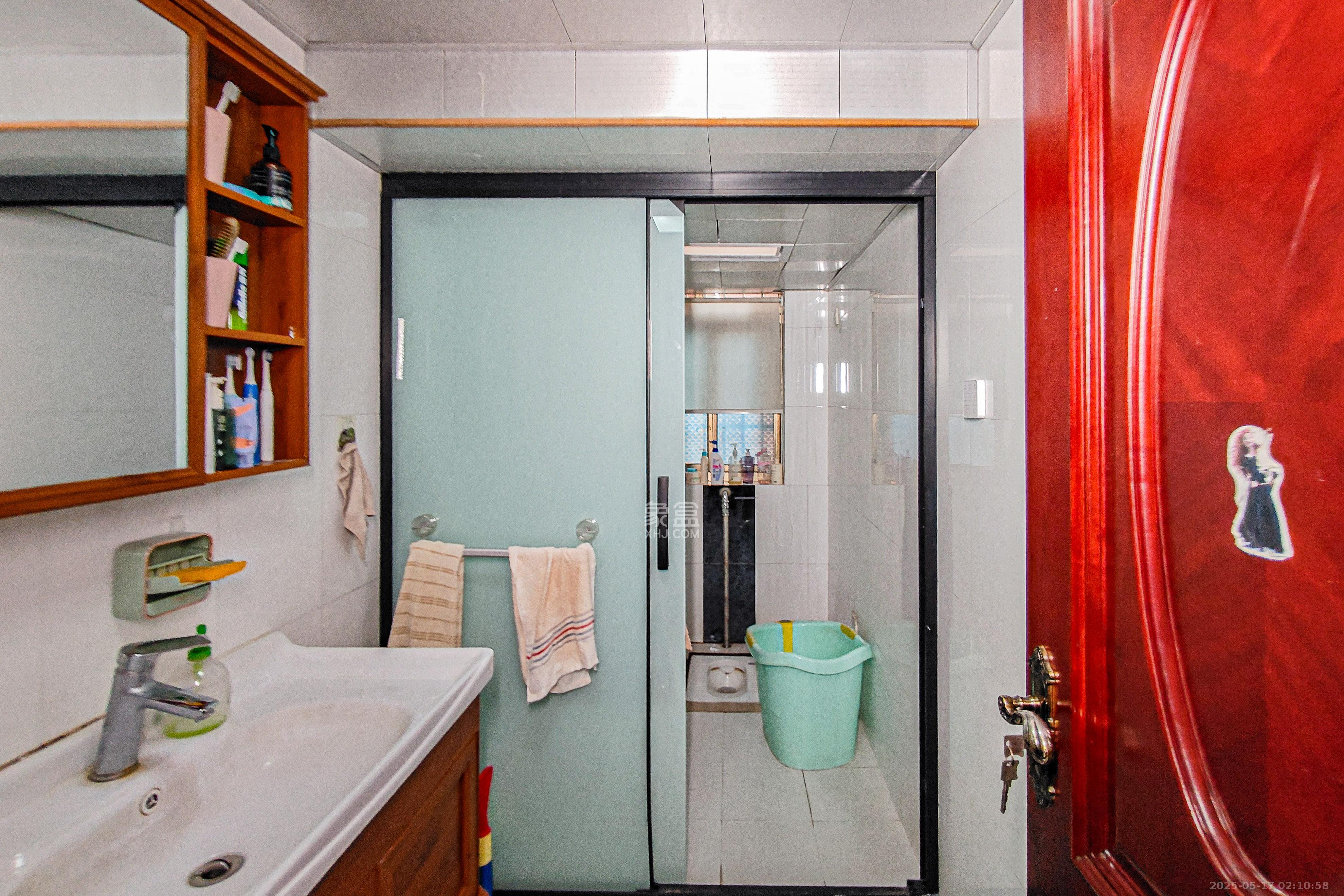 中天枫景园 4室2厅2卫 310.0万 中天枫景园 4室2厅2卫 310.0万卫生间