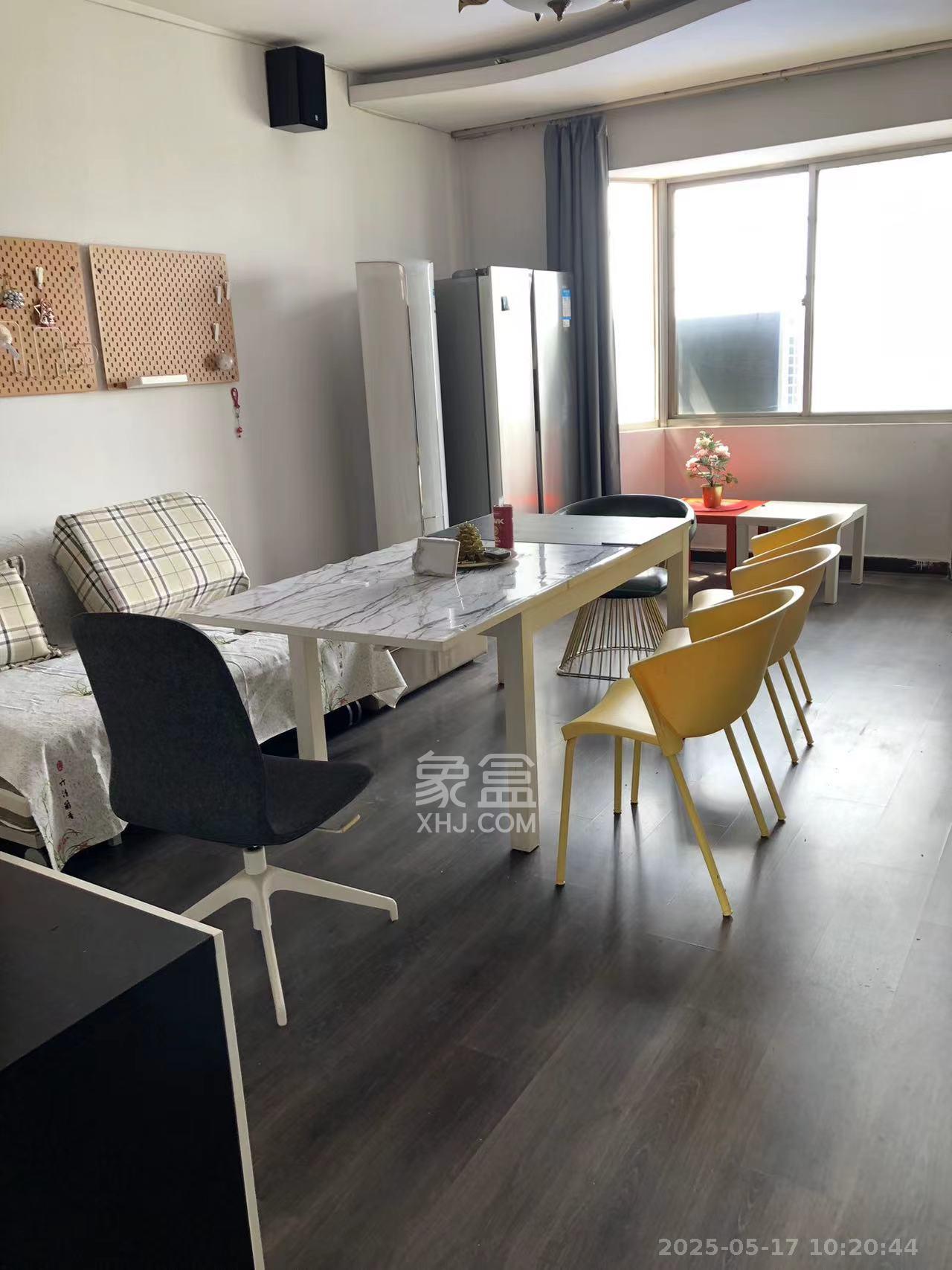 金鹰小区  3室2厅2卫   2560.00元/月