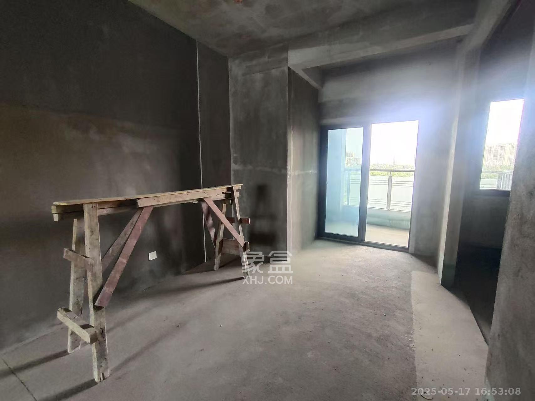 湘江颂 4室2厅2卫 4500.0元/月 湘江颂 4室2厅2卫 4500.0元/月室内图