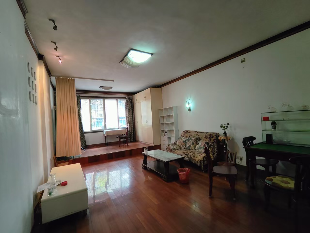 虎形山社区  1室1厅1卫   24.80万