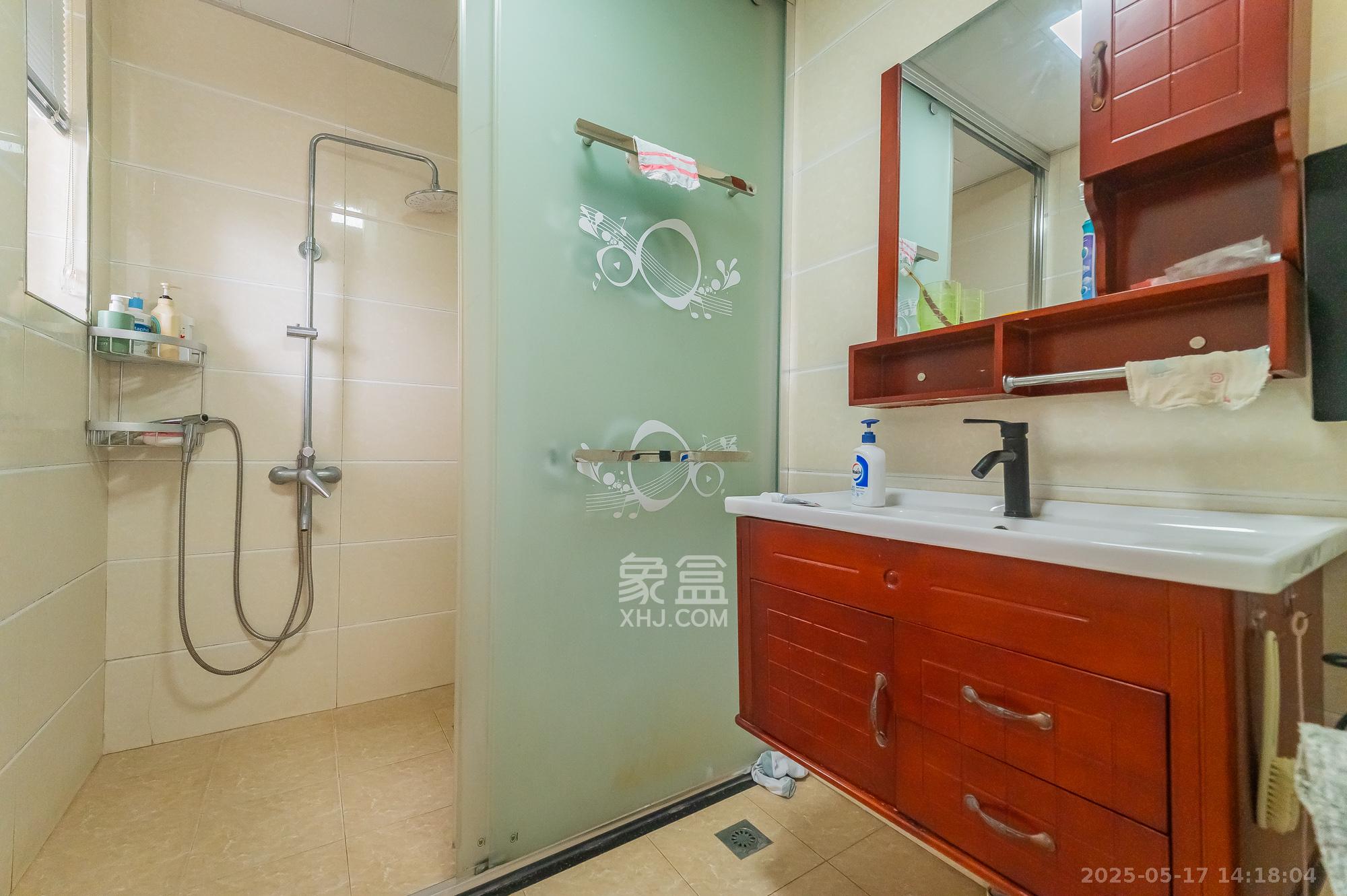 鹏基诺亚山林 3室2厅1卫 102.0万 鹏基诺亚山林 3室2厅1卫 102.0万卫生间