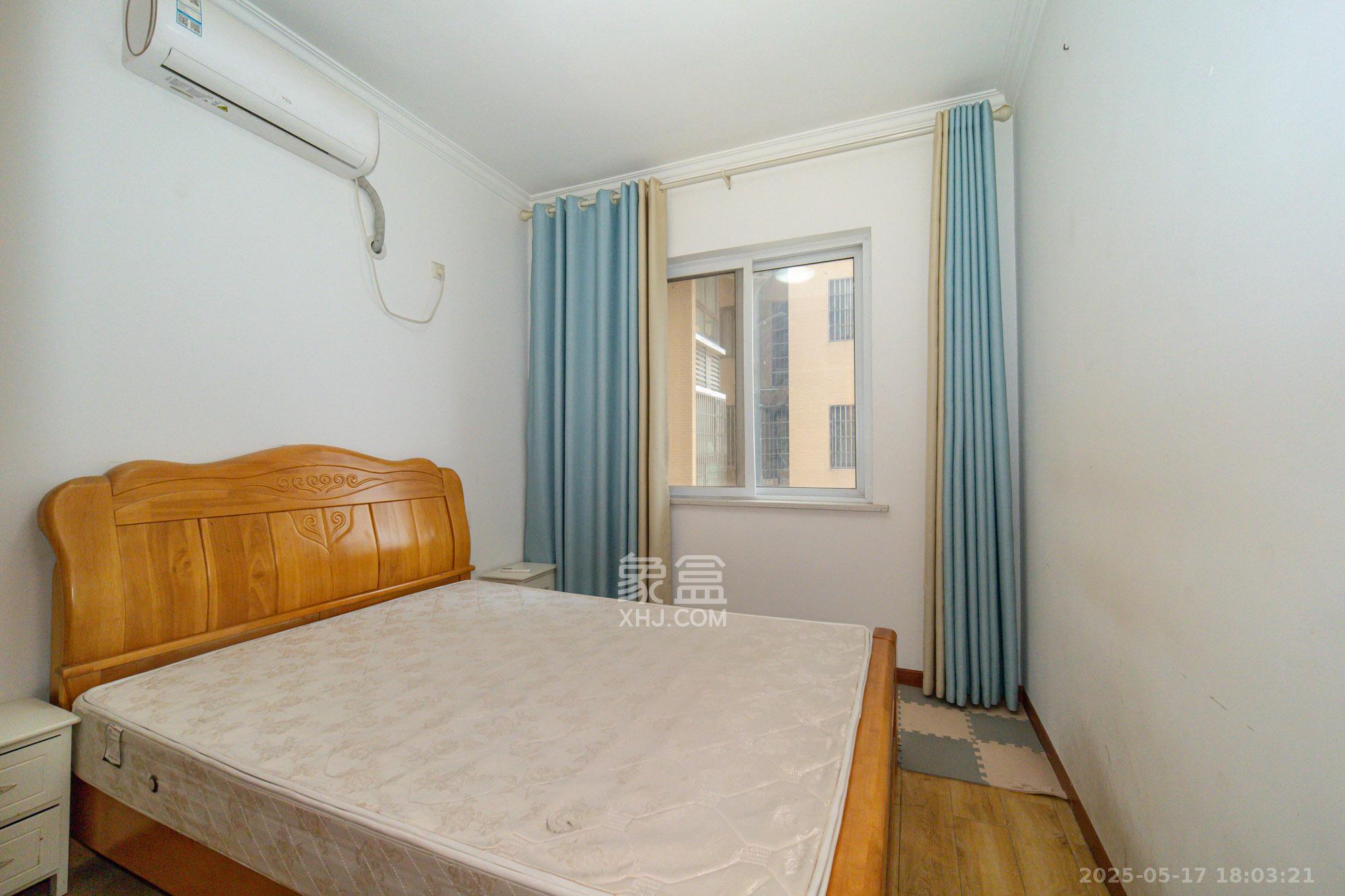 楚天世纪城西苑 3室2厅1卫 80.0万 楚天世纪城西苑 3室2厅1卫 80.0万卧室