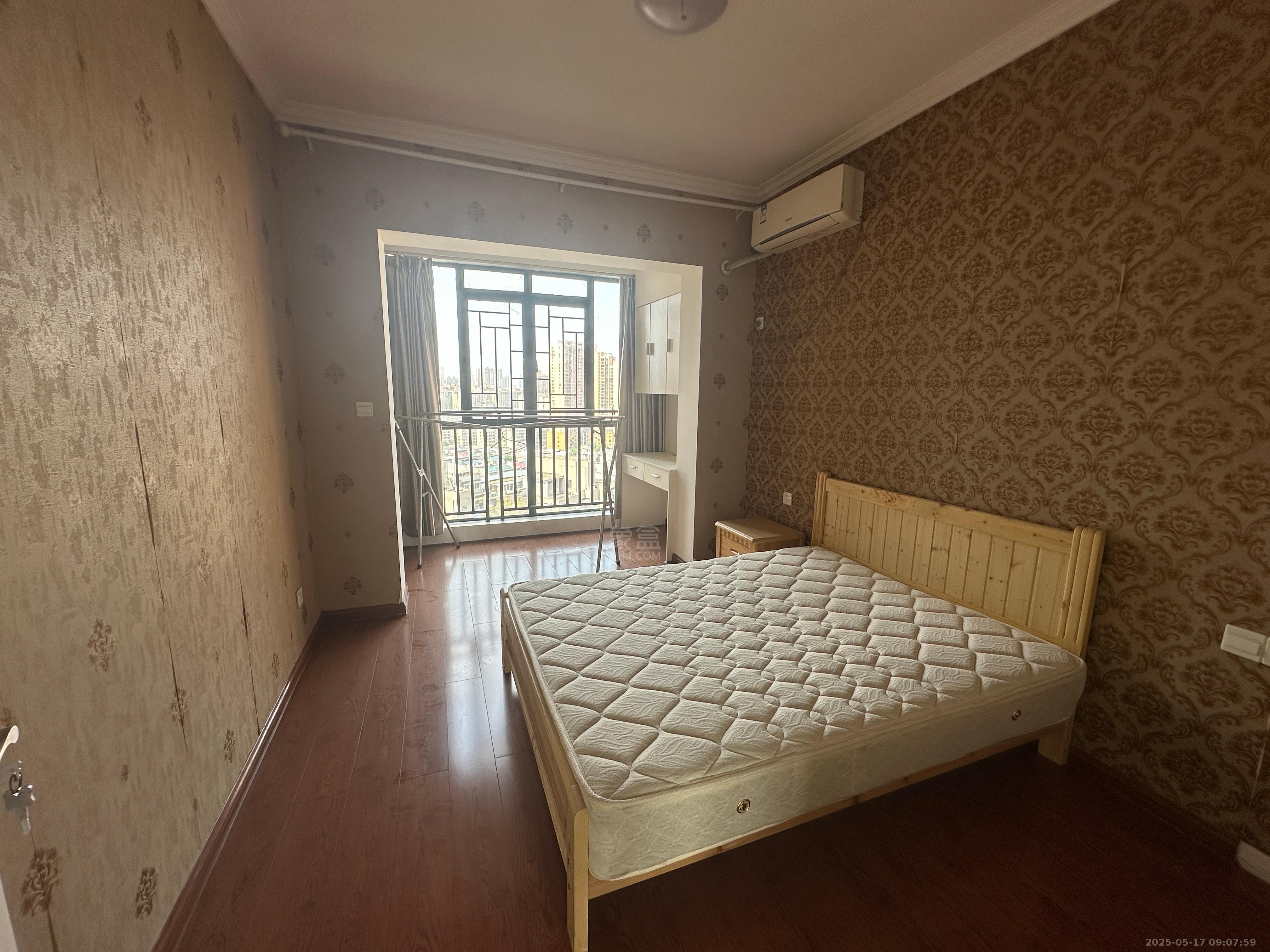 蓝盾景园二期 3室2厅2卫 2600.0元/月 蓝盾景园二期 3室2厅2卫 2600.0元/月室内图