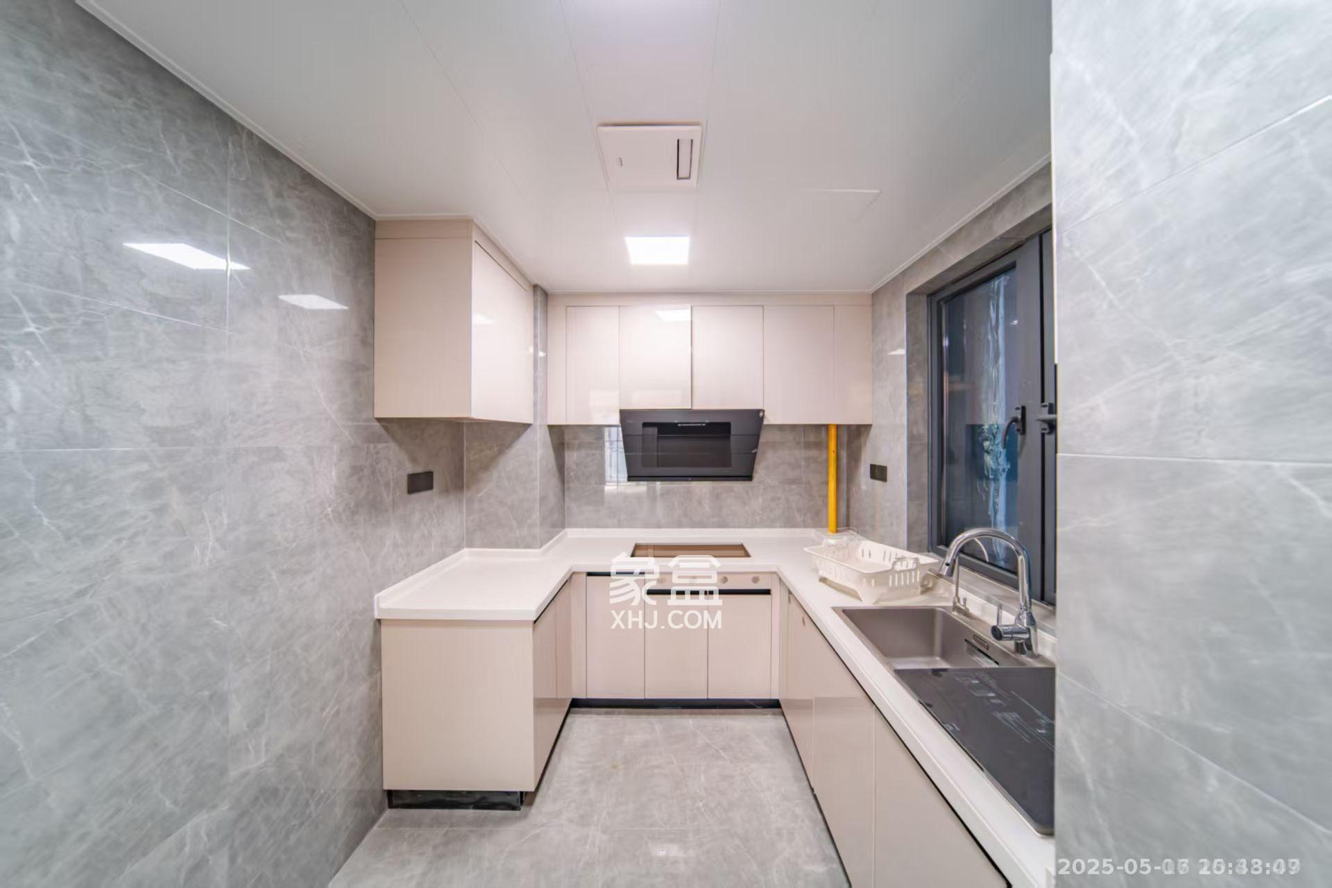 卓越洋湖晴翠 3室2厅2卫 3500.0元/月 卓越洋湖晴翠 3室2厅2卫 3500.0元/月室内图