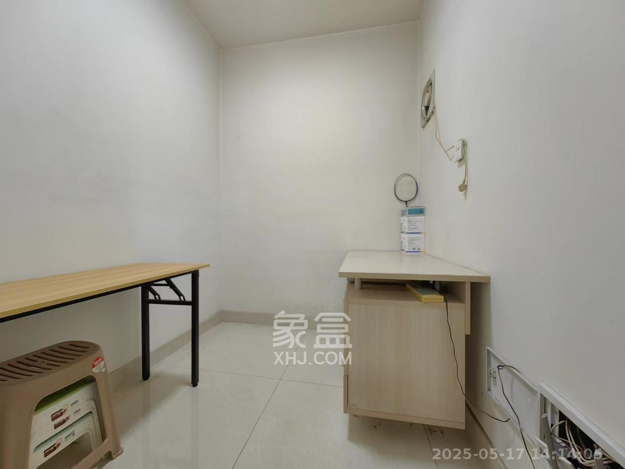 湘农桥社区 3室2厅1卫 2800.0元/月 湘农桥社区 3室2厅1卫 2800.0元/月室内图