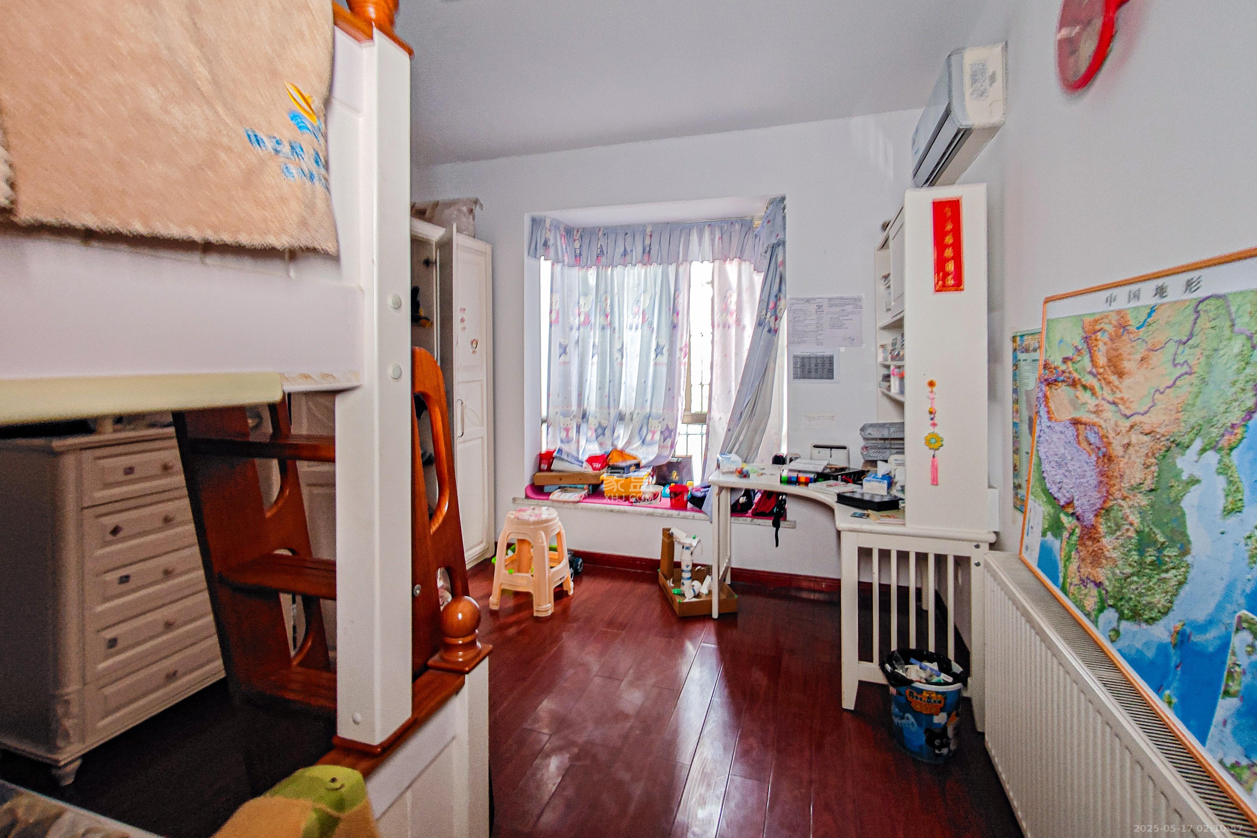 中天枫景园 4室2厅2卫 310.0万 中天枫景园 4室2厅2卫 310.0万卧室