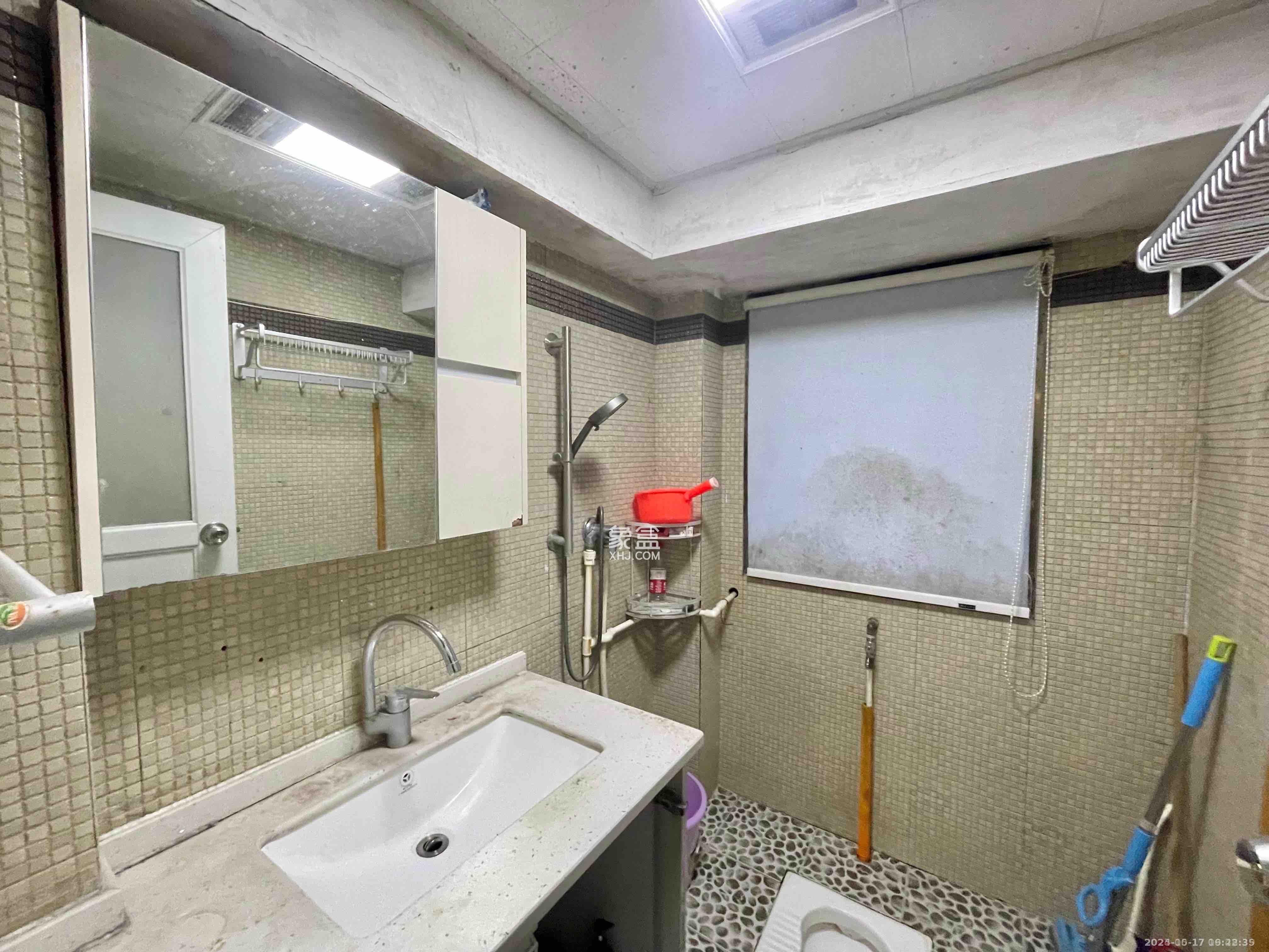 东方新城  3室2厅2卫   2400.00元/月室内图