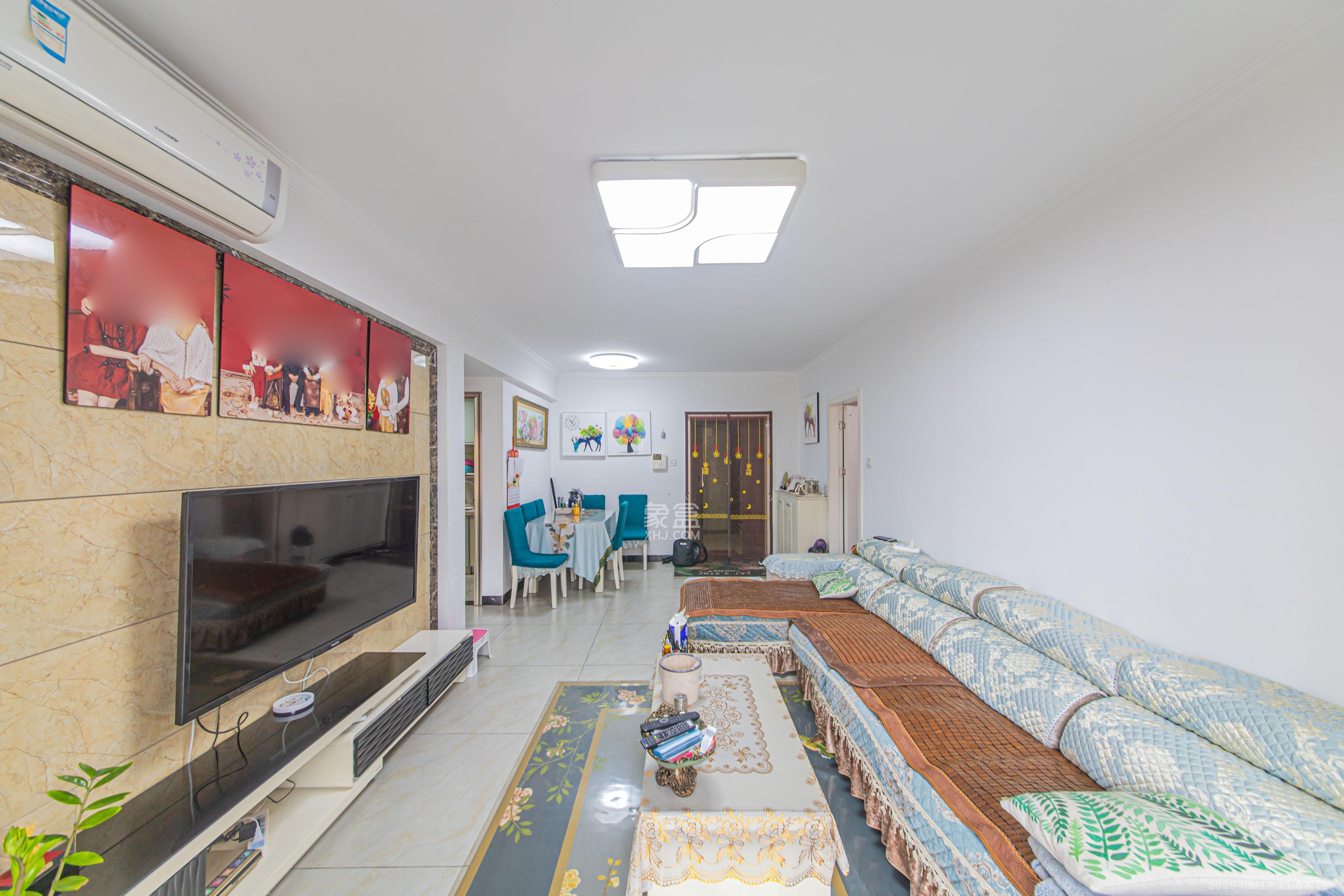 中建芙蓉嘉苑  2室2厅1卫    80.0万 中建芙蓉嘉苑  2室2厅1卫    80.0万客厅