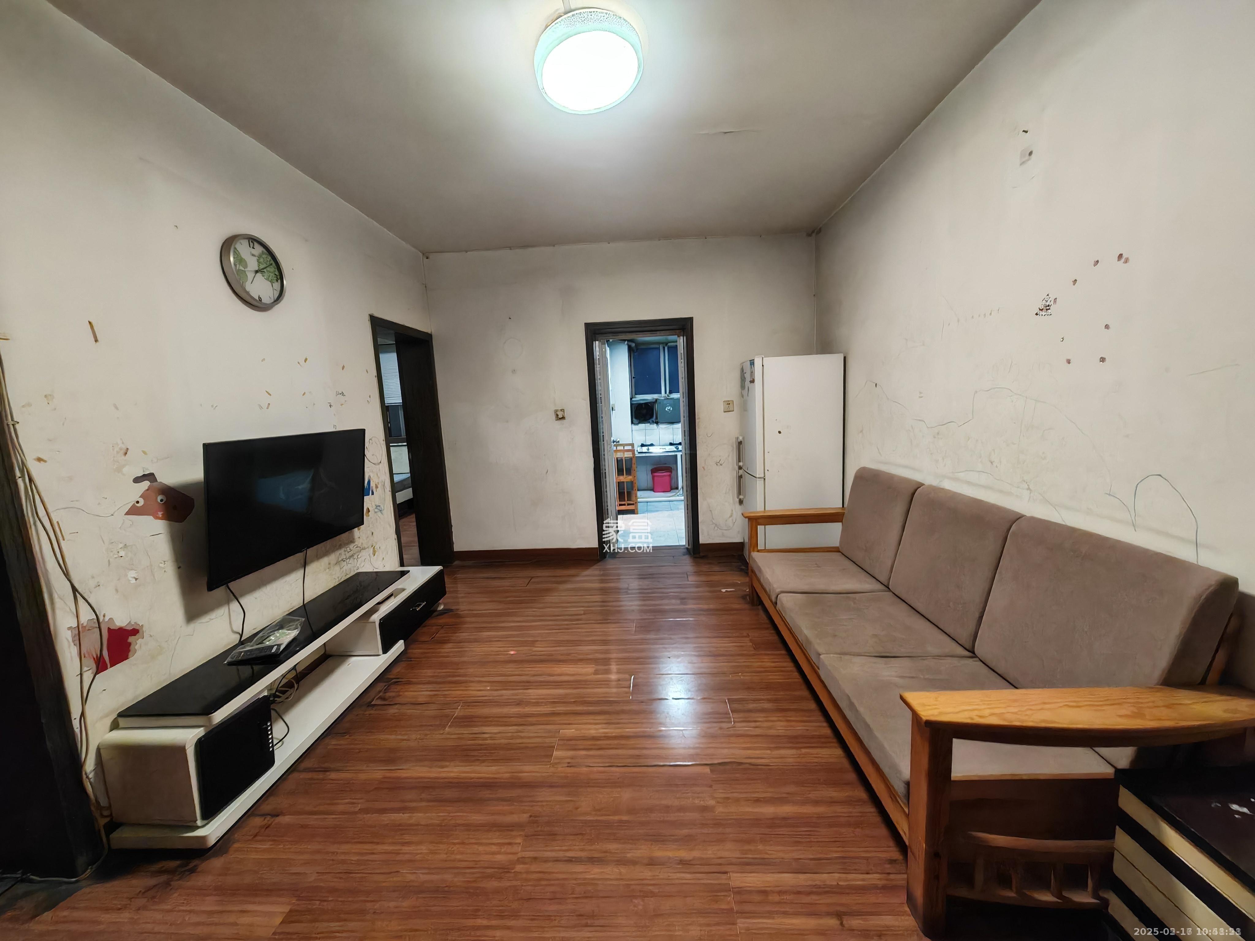 红旗社区  2室1厅1卫   1400.00元/月室内图