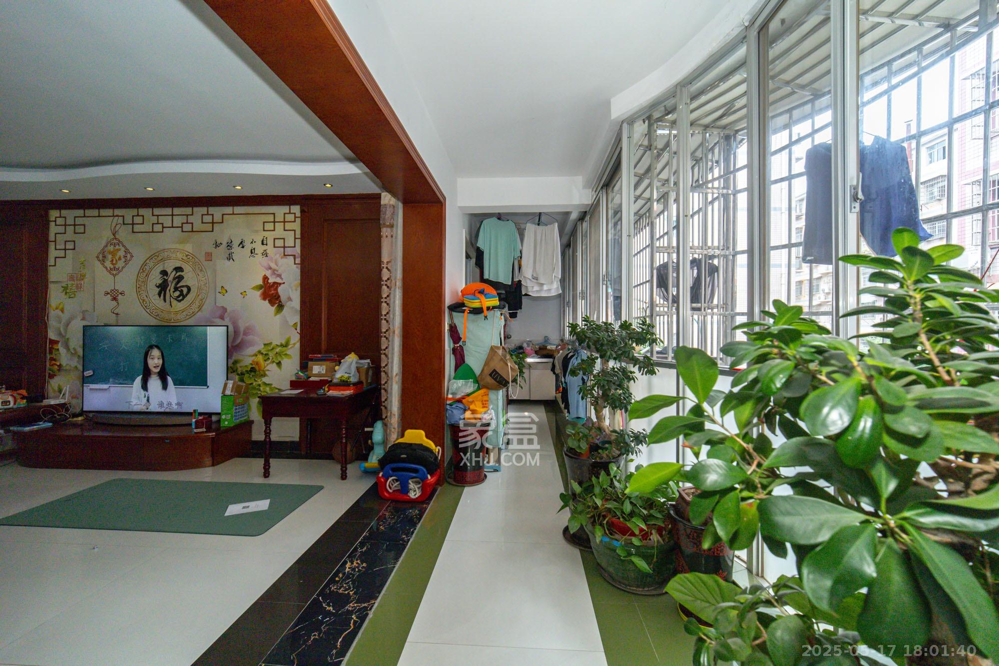 星沙六区  1室0厅0卫    89.8万 星沙六区  1室0厅0卫    89.8万阳台