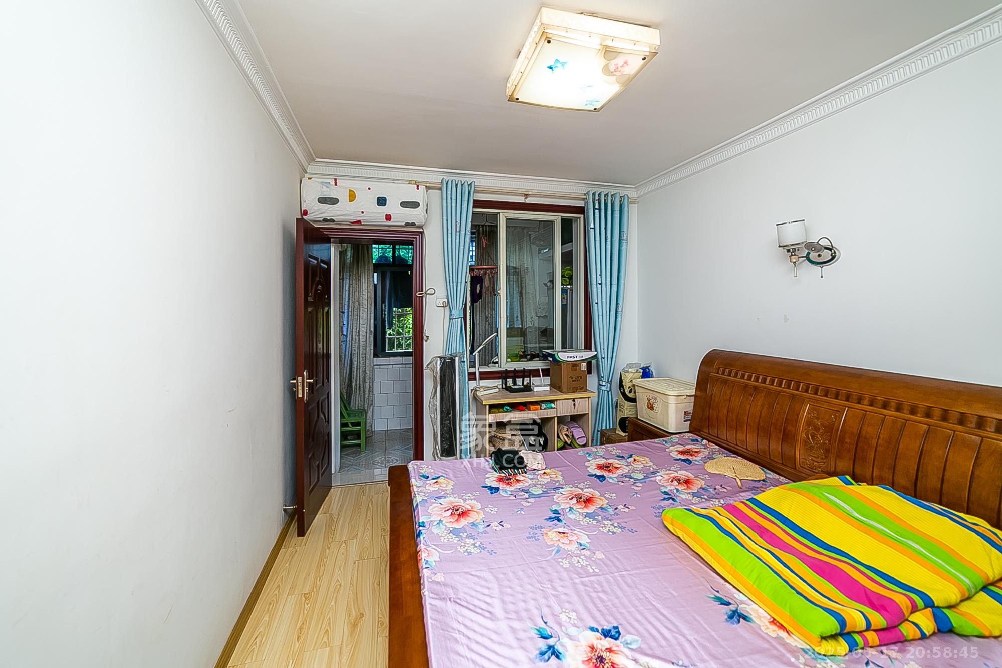 长坡社区  2室2厅1卫    43.0万卧室