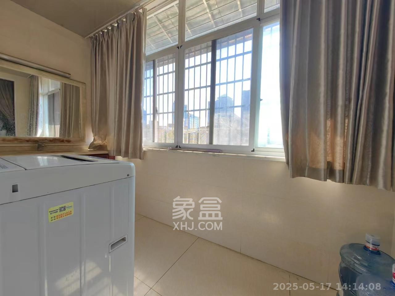 湘农桥社区 3室2厅1卫 2800.0元/月 湘农桥社区 3室2厅1卫 2800.0元/月室内图