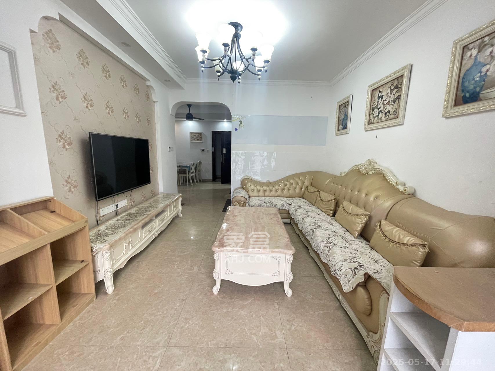 梅溪鑫苑名家 3室2厅1卫 2600.0元/月 梅溪鑫苑名家 3室2厅1卫 2600.0元/月室内图