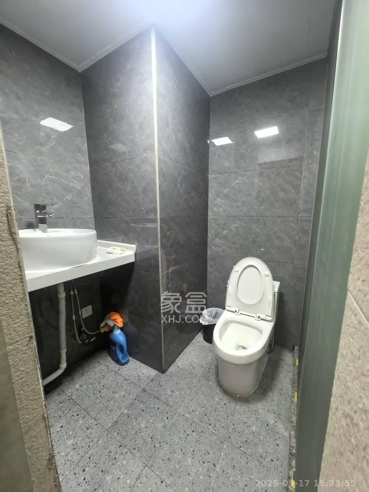 宇成朝阳广场 1室0厅0卫 2000.0元/月 宇成朝阳广场 1室0厅0卫 2000.0元/月室内图