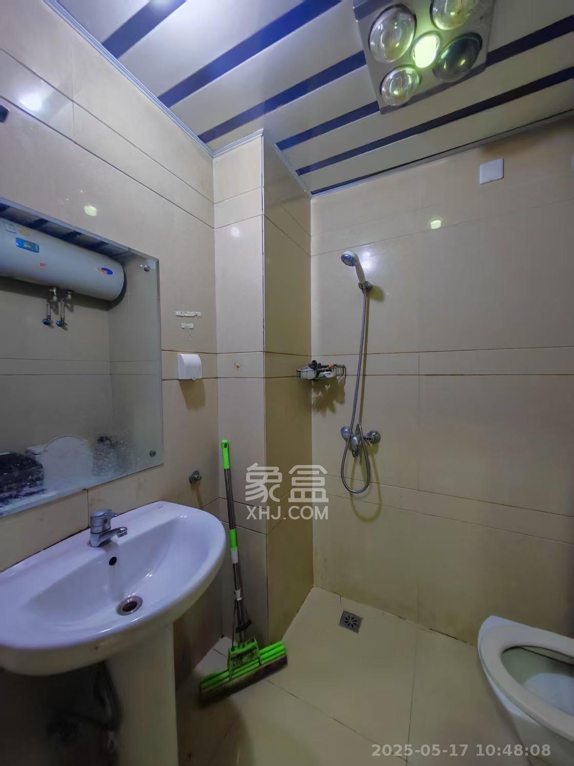 标志商务中心  1室1厅1卫   1300.00元/月室内图